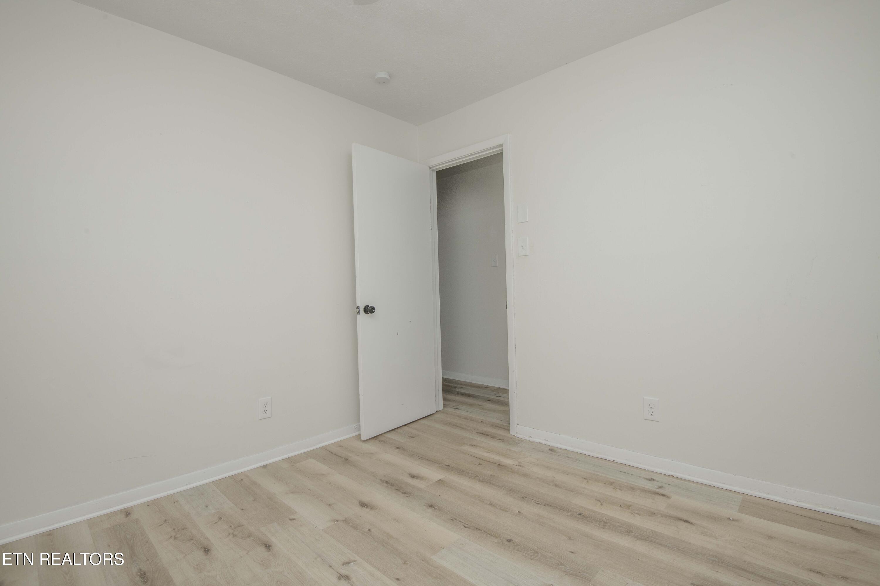 817 W Ridgecrest Drive Property Photo 28