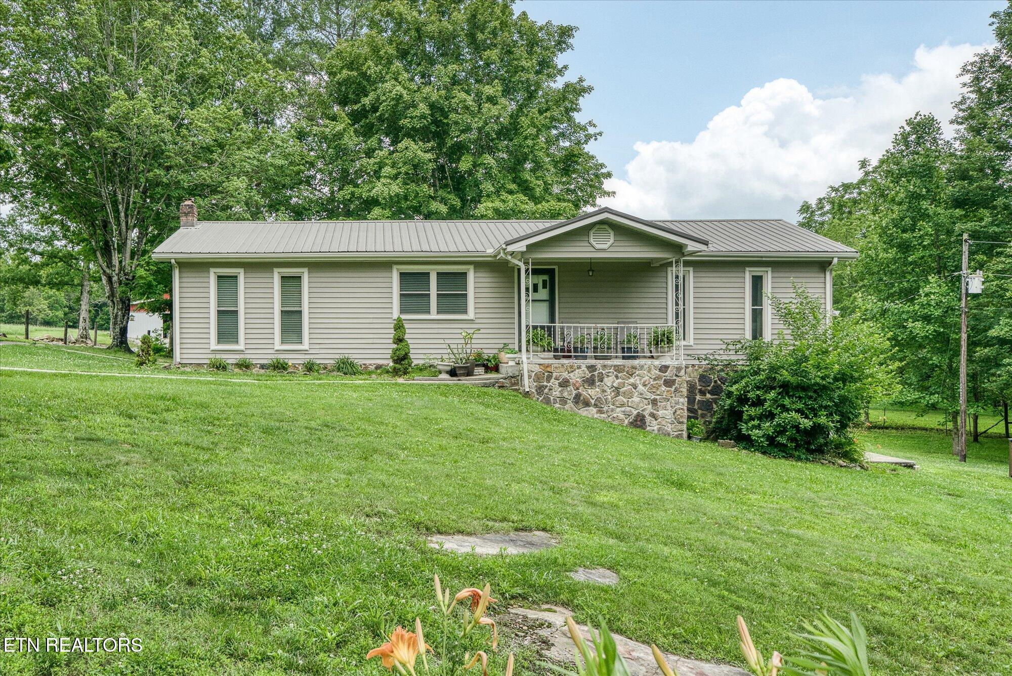 411 Phipps Rd Property Photo 1