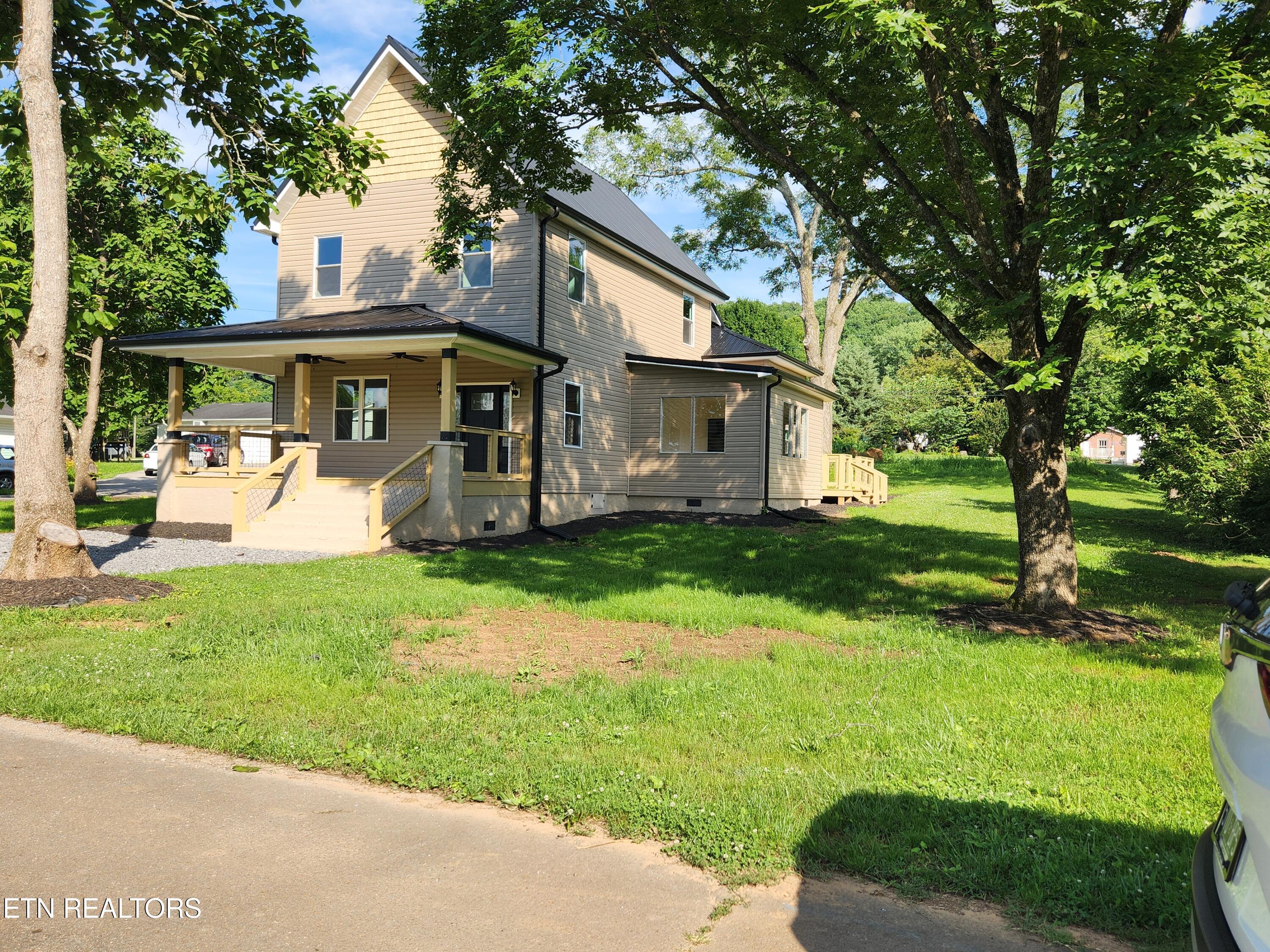1 Magnolia St Property Photo 1