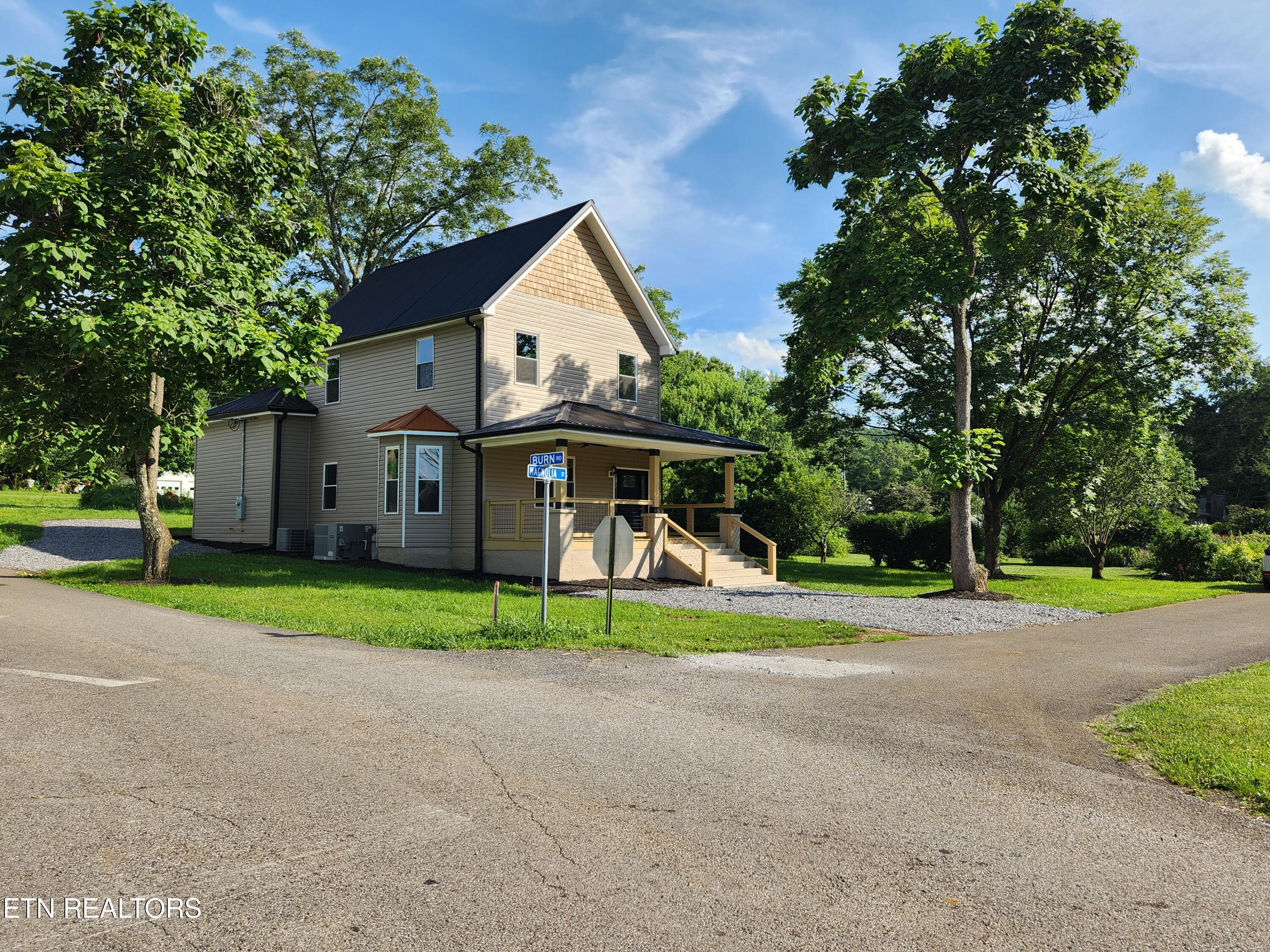 1 Magnolia St Property Photo 3