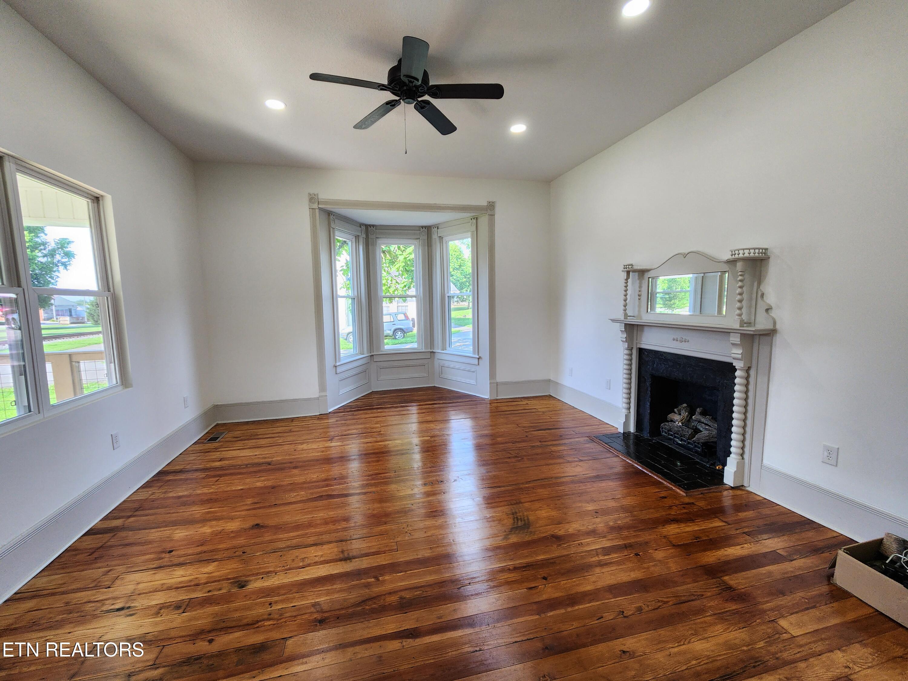 1 Magnolia St Property Photo 8