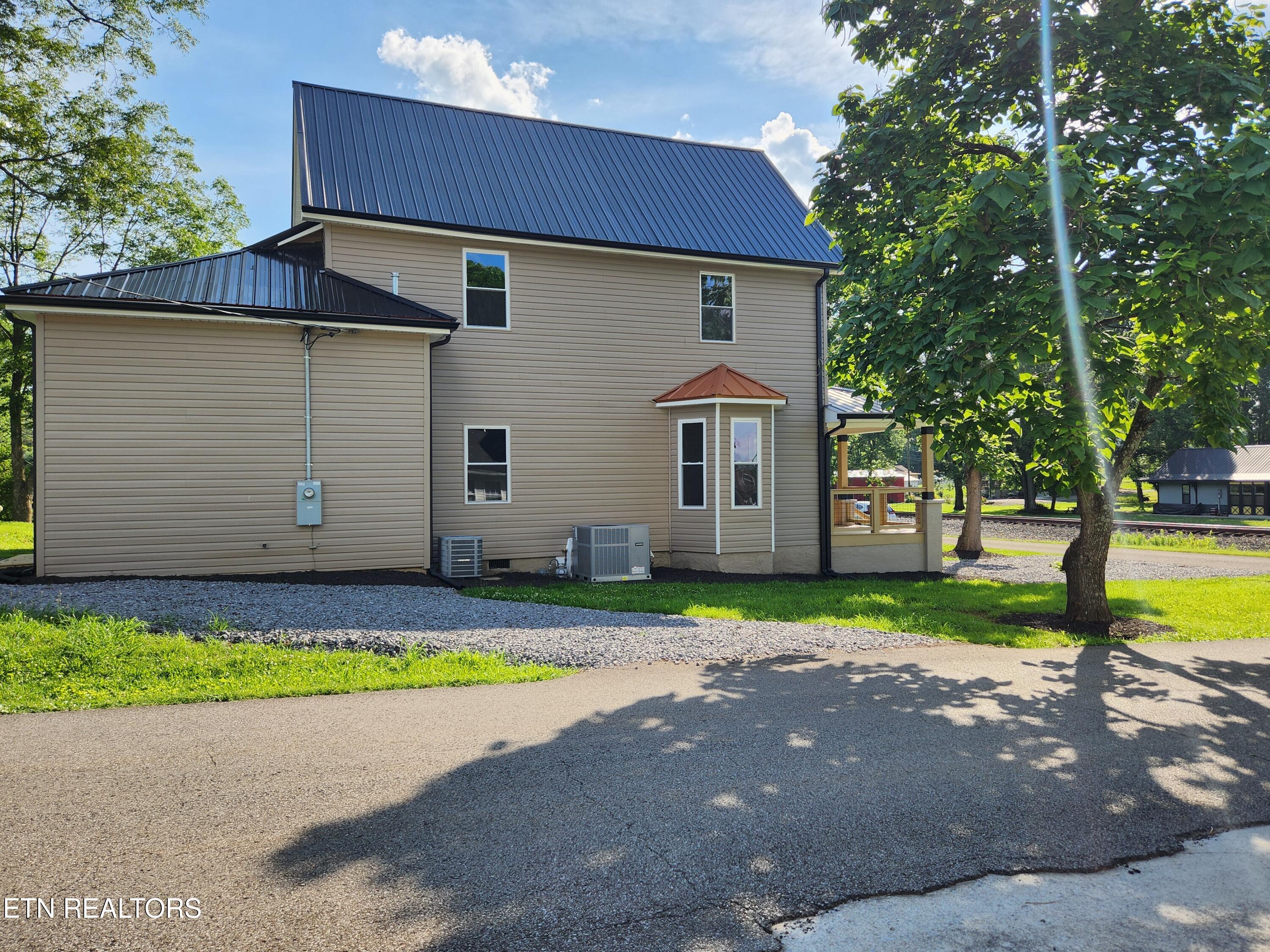 1 Magnolia St Property Photo 37