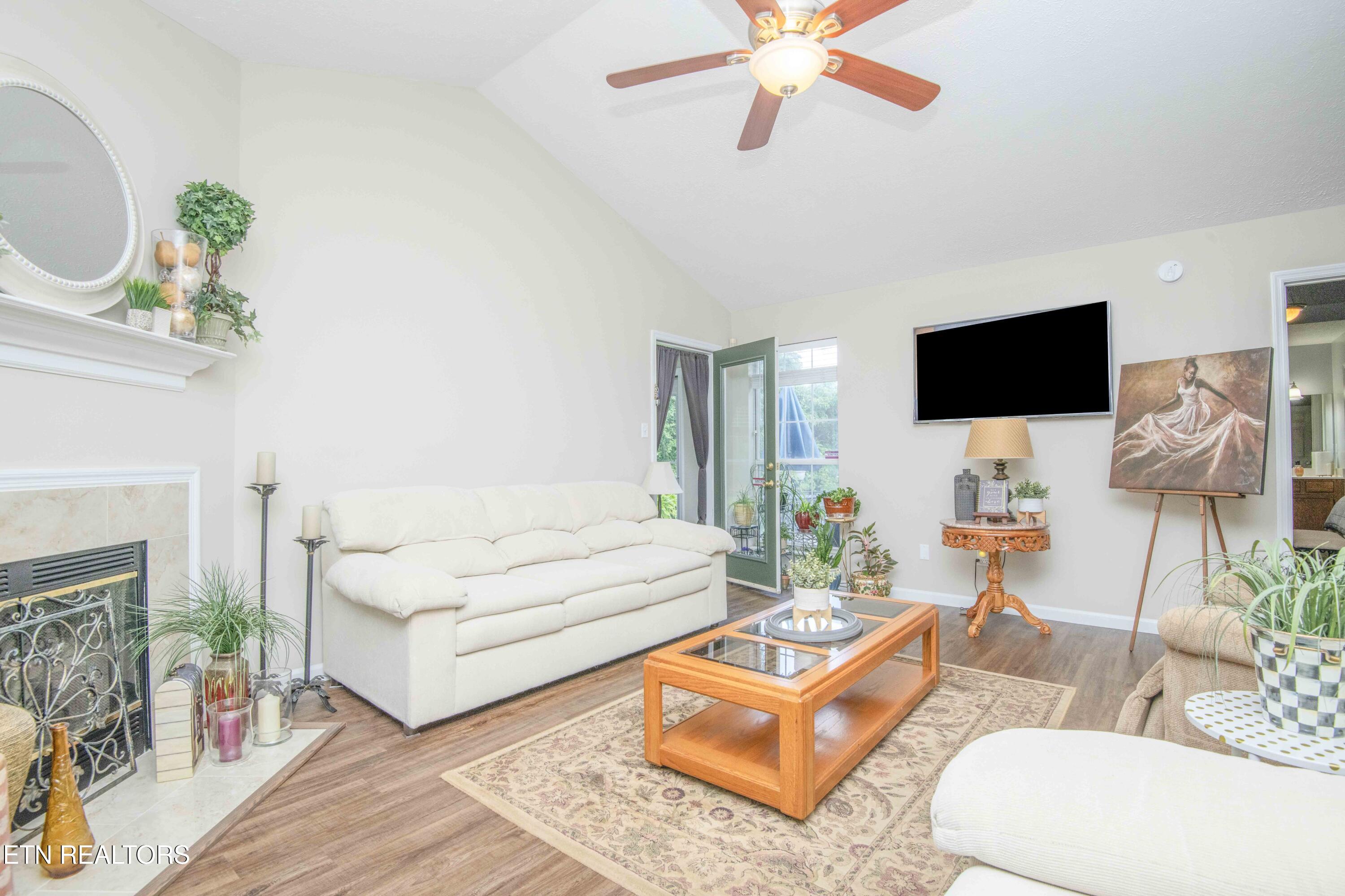 5632 Libby Way Property Photo 4