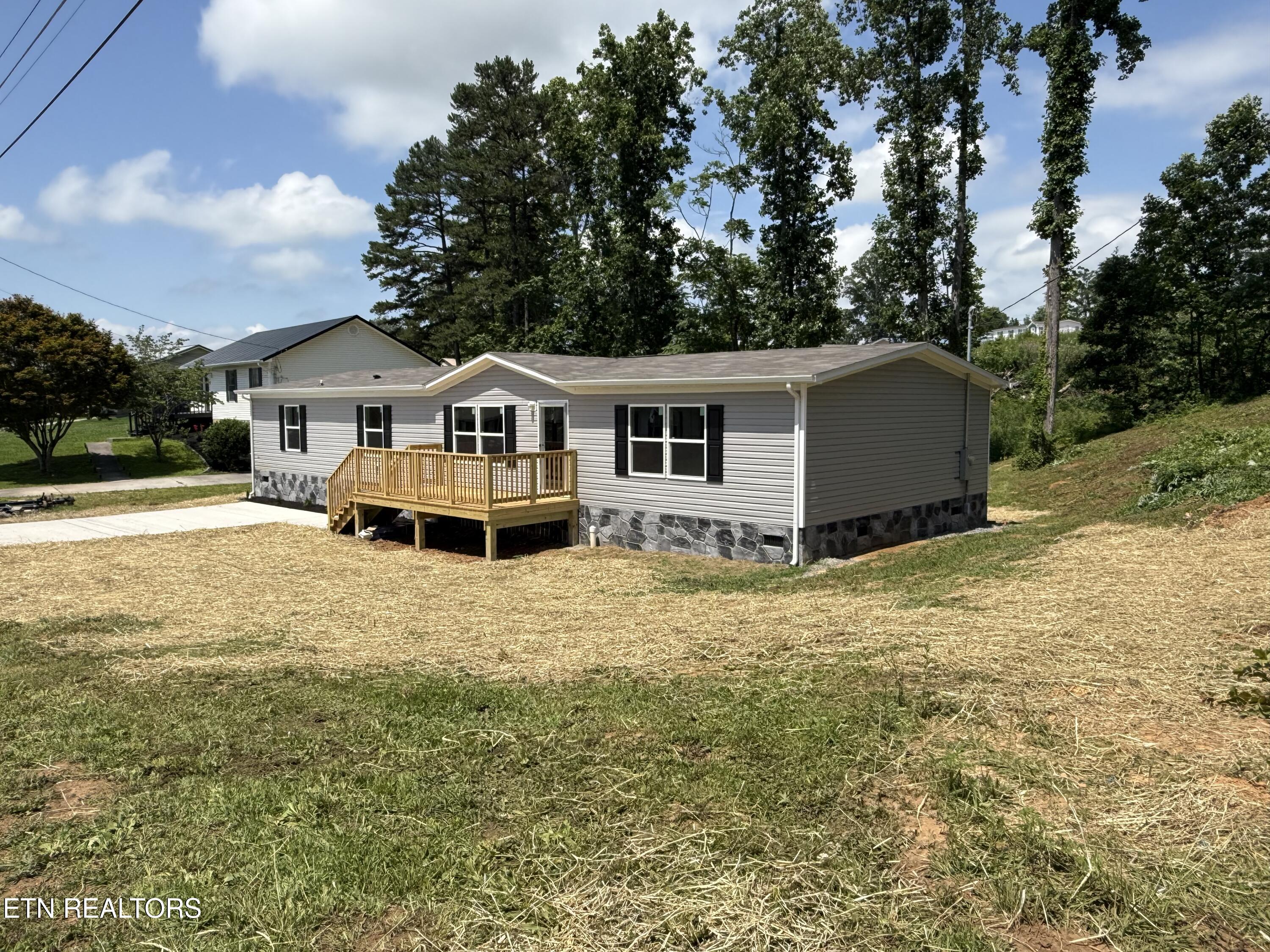 1684 Shields Drive Property Photo 3