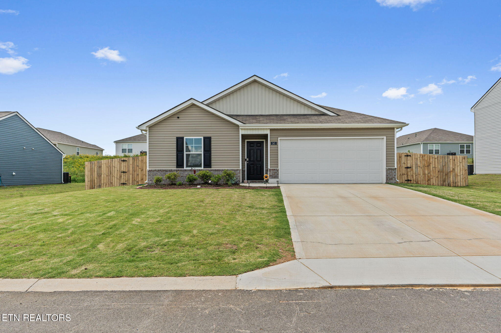 141 Crescent Circle Property Photo 1