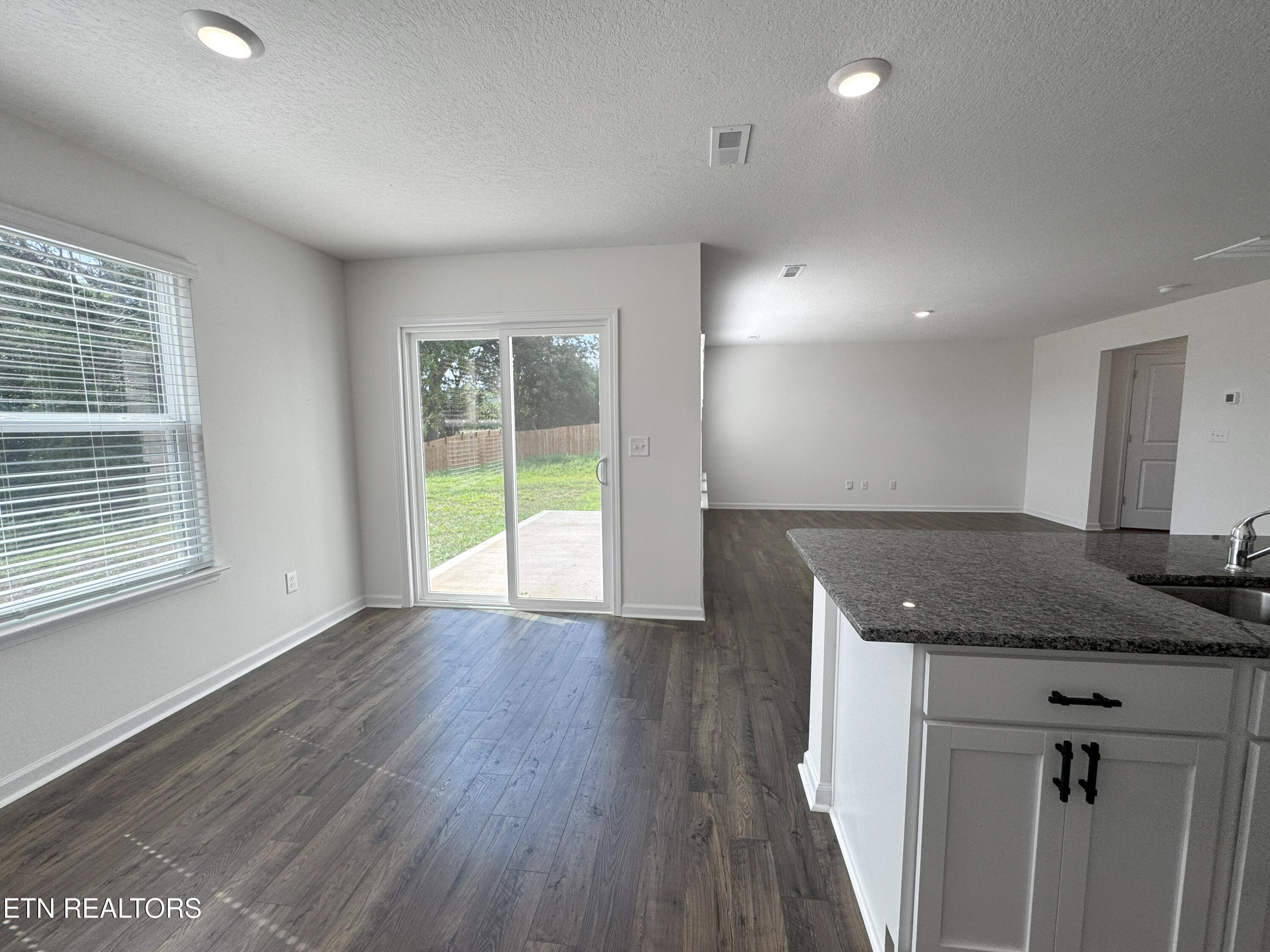 7515 Grasshopper Lane Property Photo 12