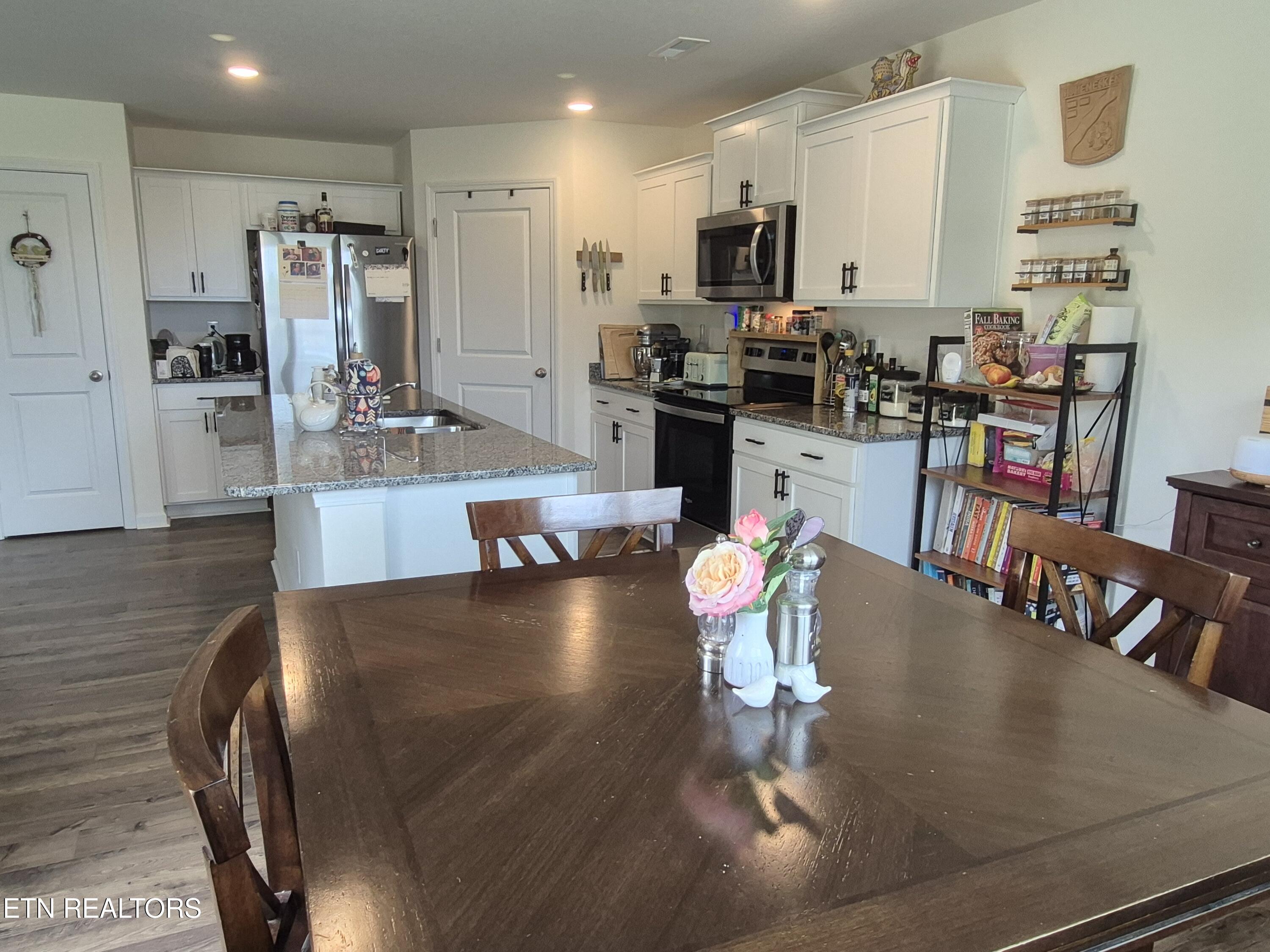 7515 Grasshopper Lane Property Photo 16