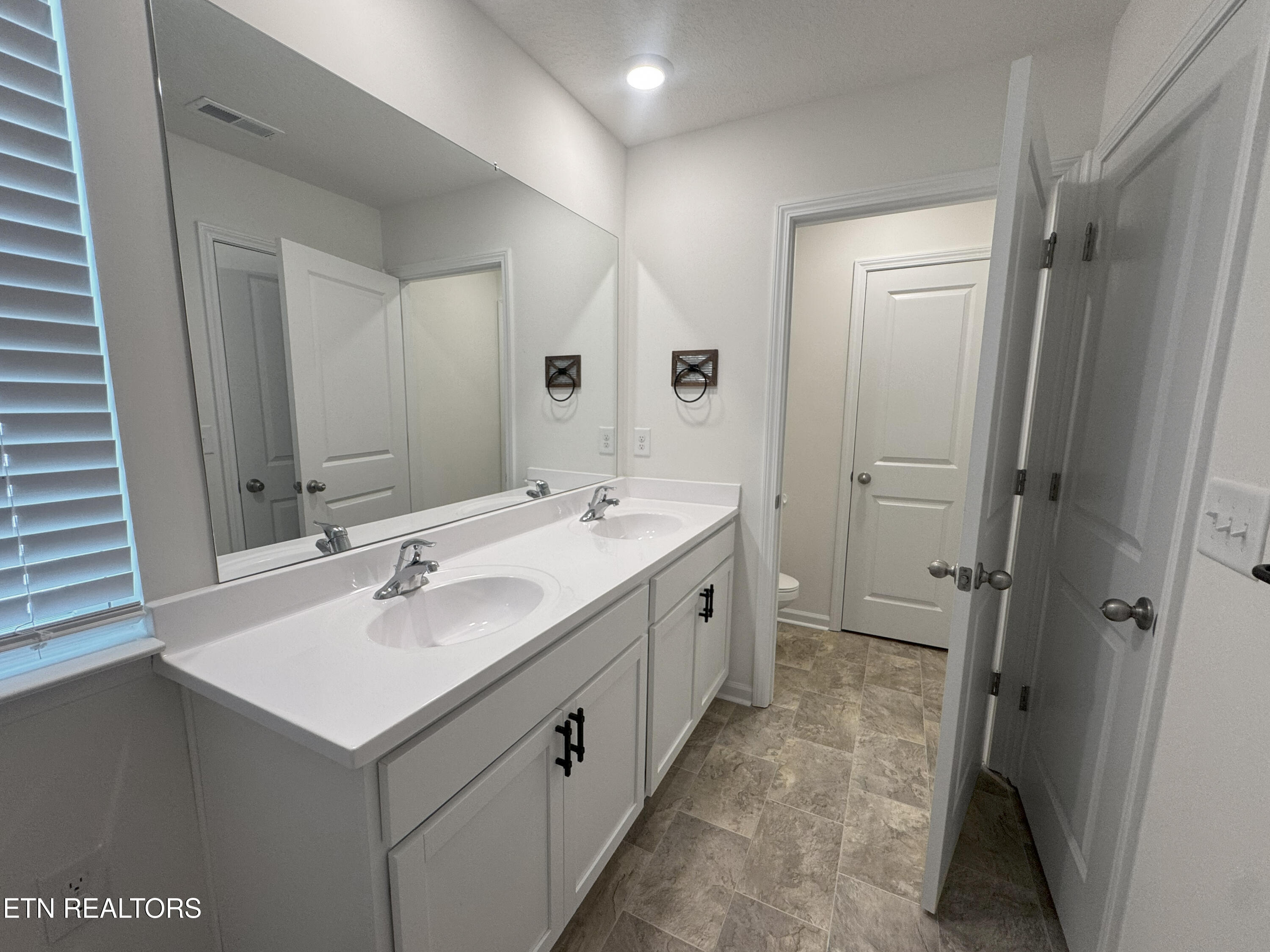 7515 Grasshopper Lane Property Photo 24