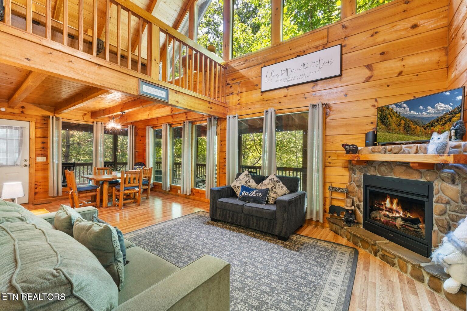2217 Red Bud Rd Property Photo 3