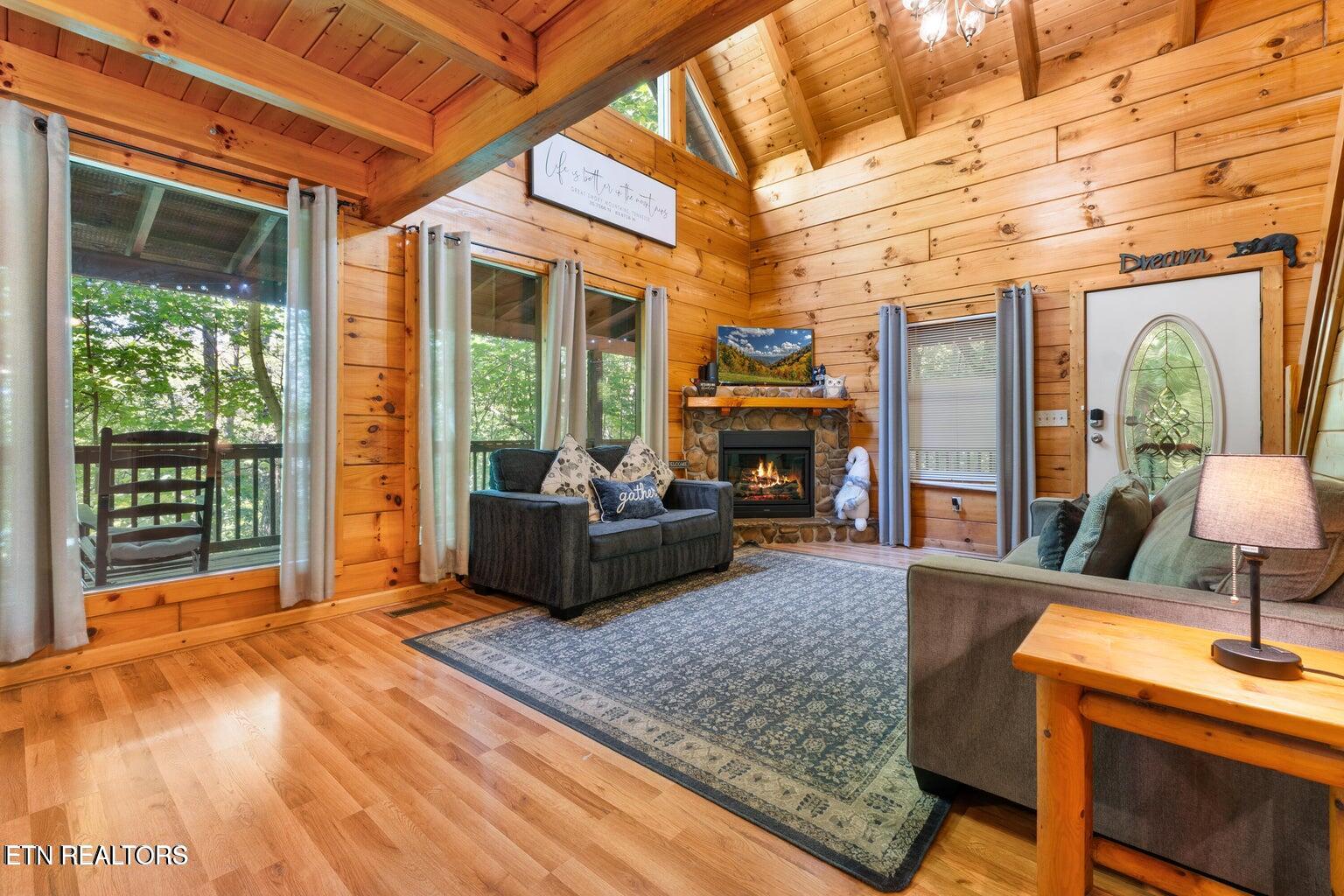 2217 Red Bud Rd Property Photo 5
