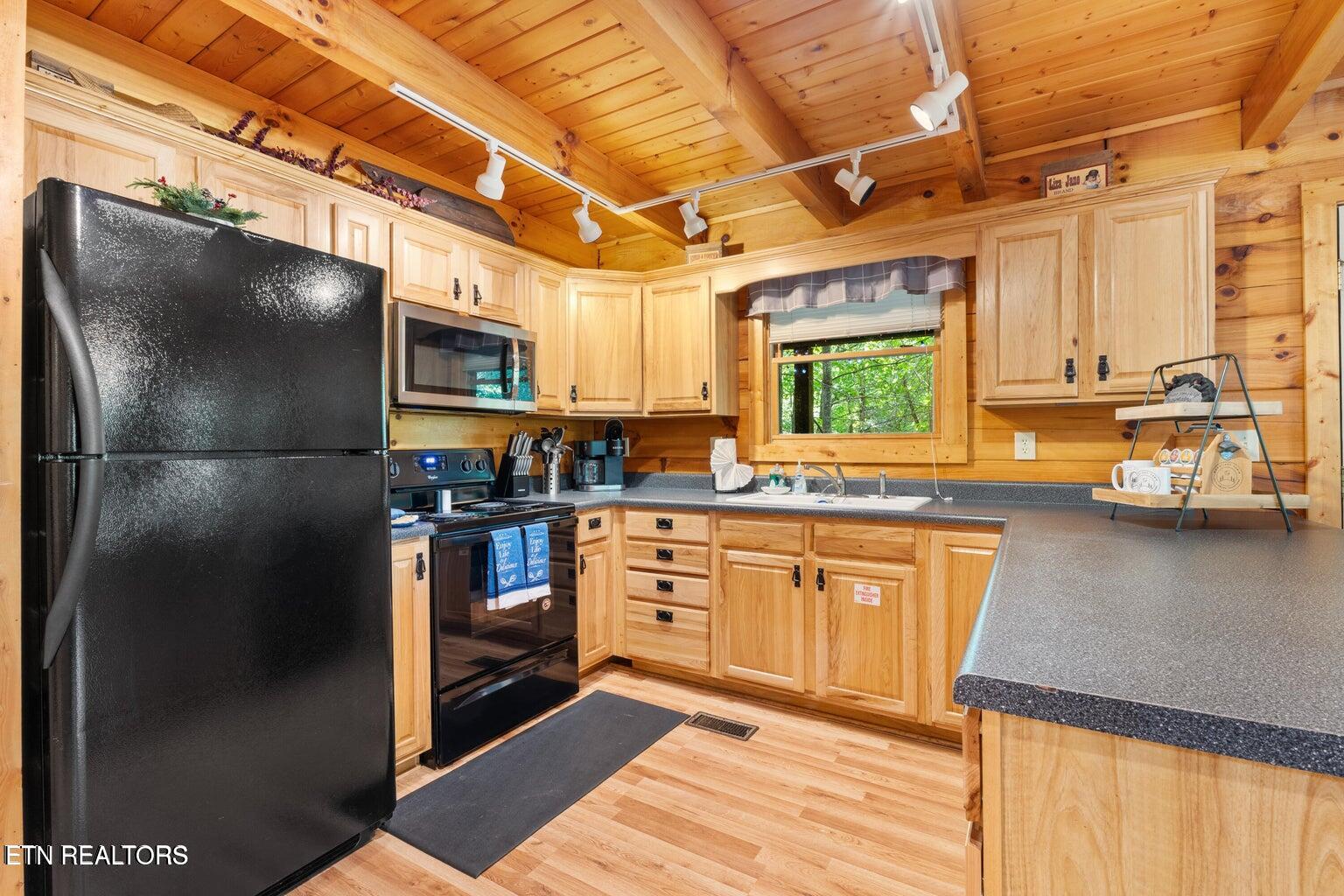 2217 Red Bud Rd Property Photo 11