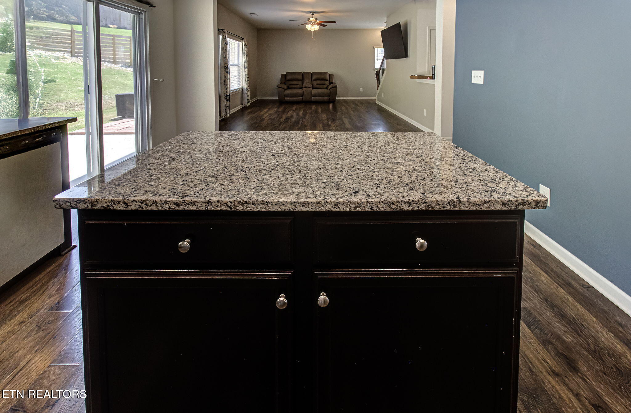5490 Calvert Lane Property Photo 10