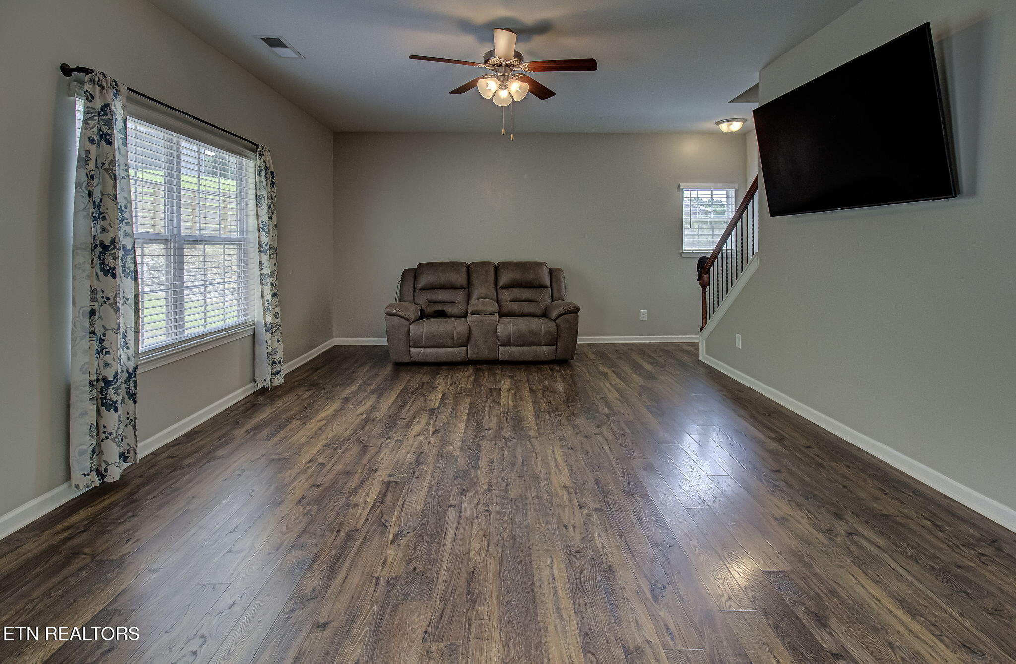 5490 Calvert Lane Property Photo 19