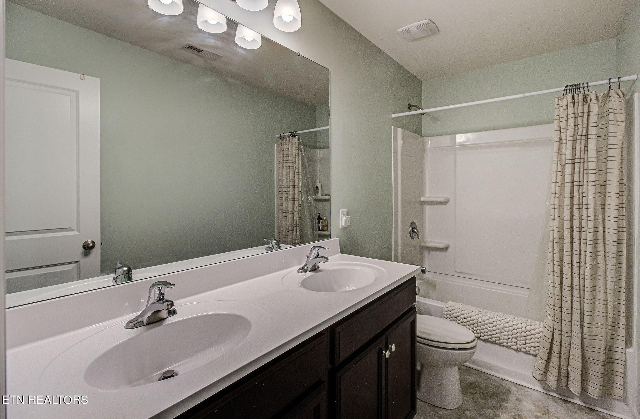 5490 Calvert Lane Property Photo 28