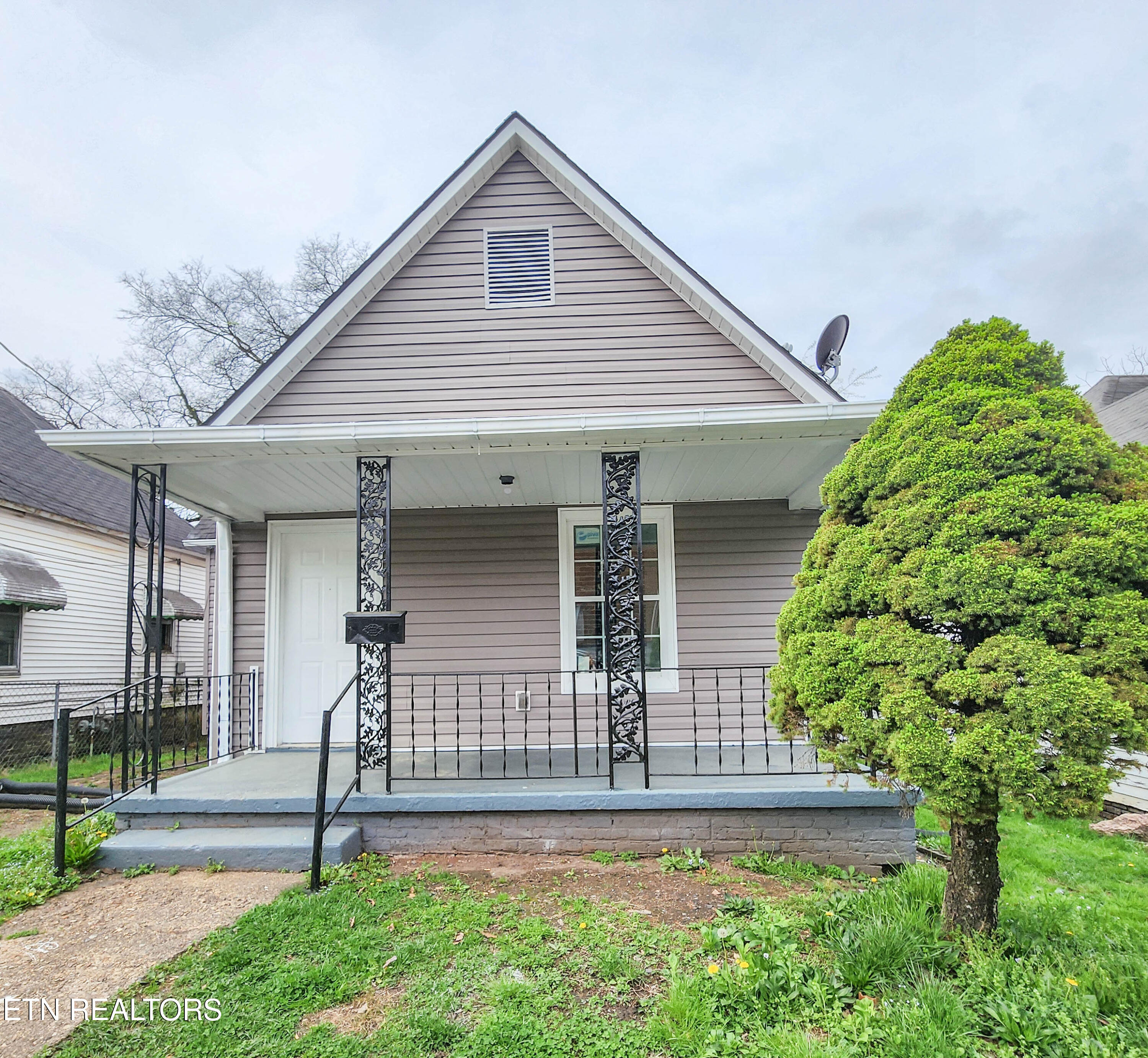 1617 Worth St Property Photo 1