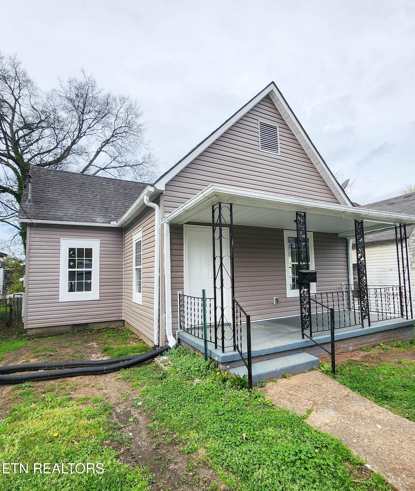 1617 Worth St Property Photo 2