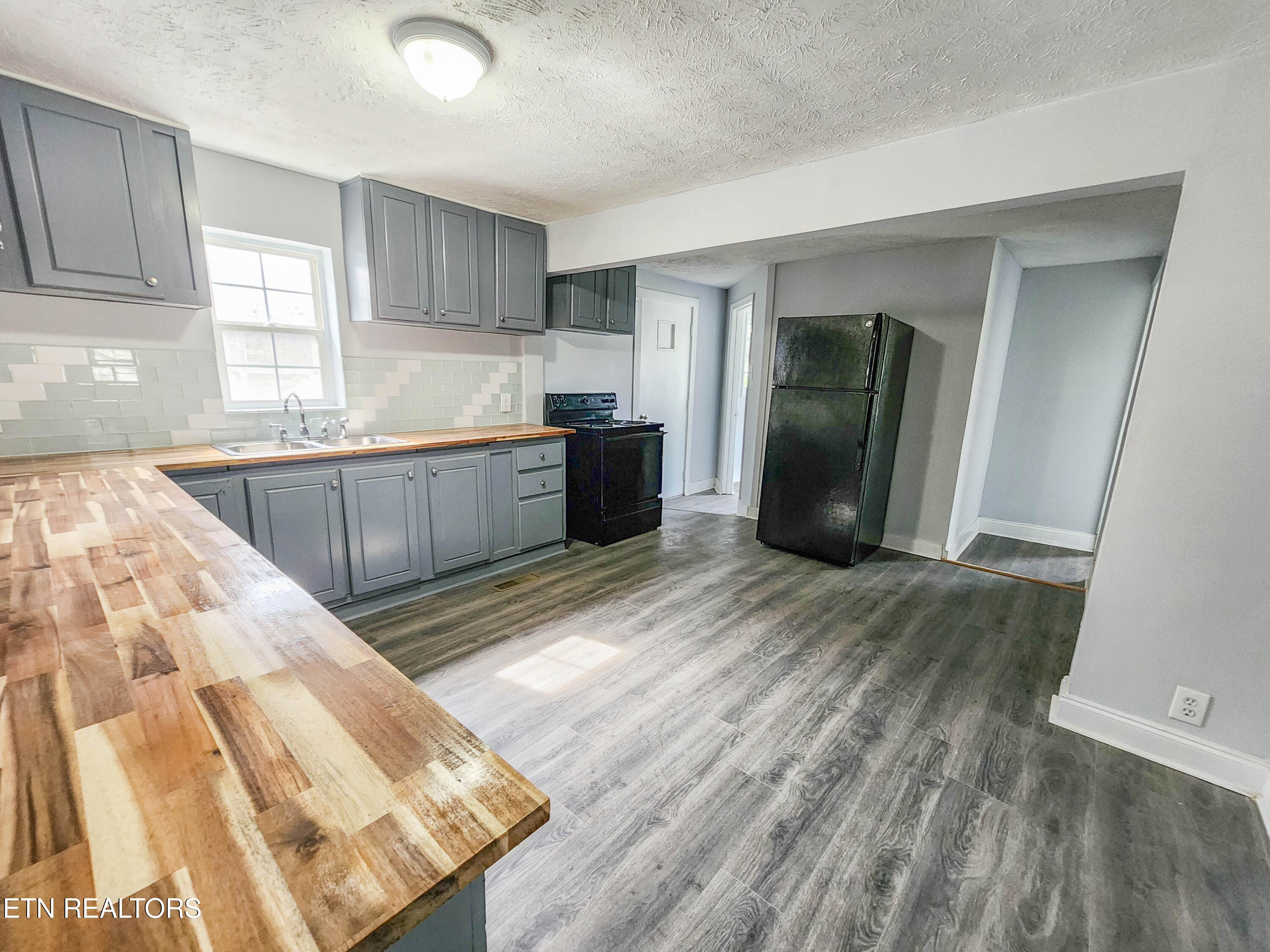 1617 Worth St Property Photo 6