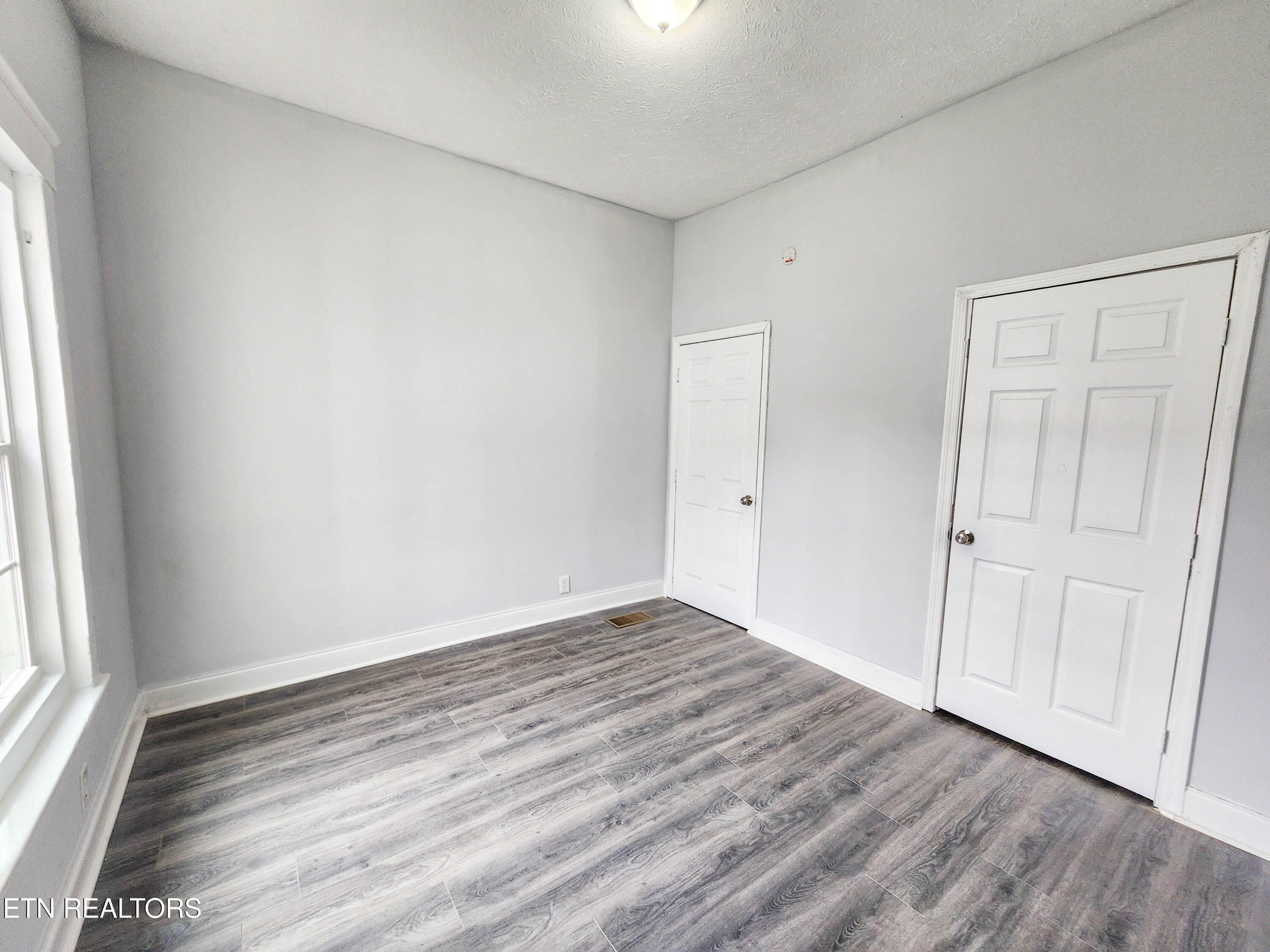 1617 Worth St Property Photo 10