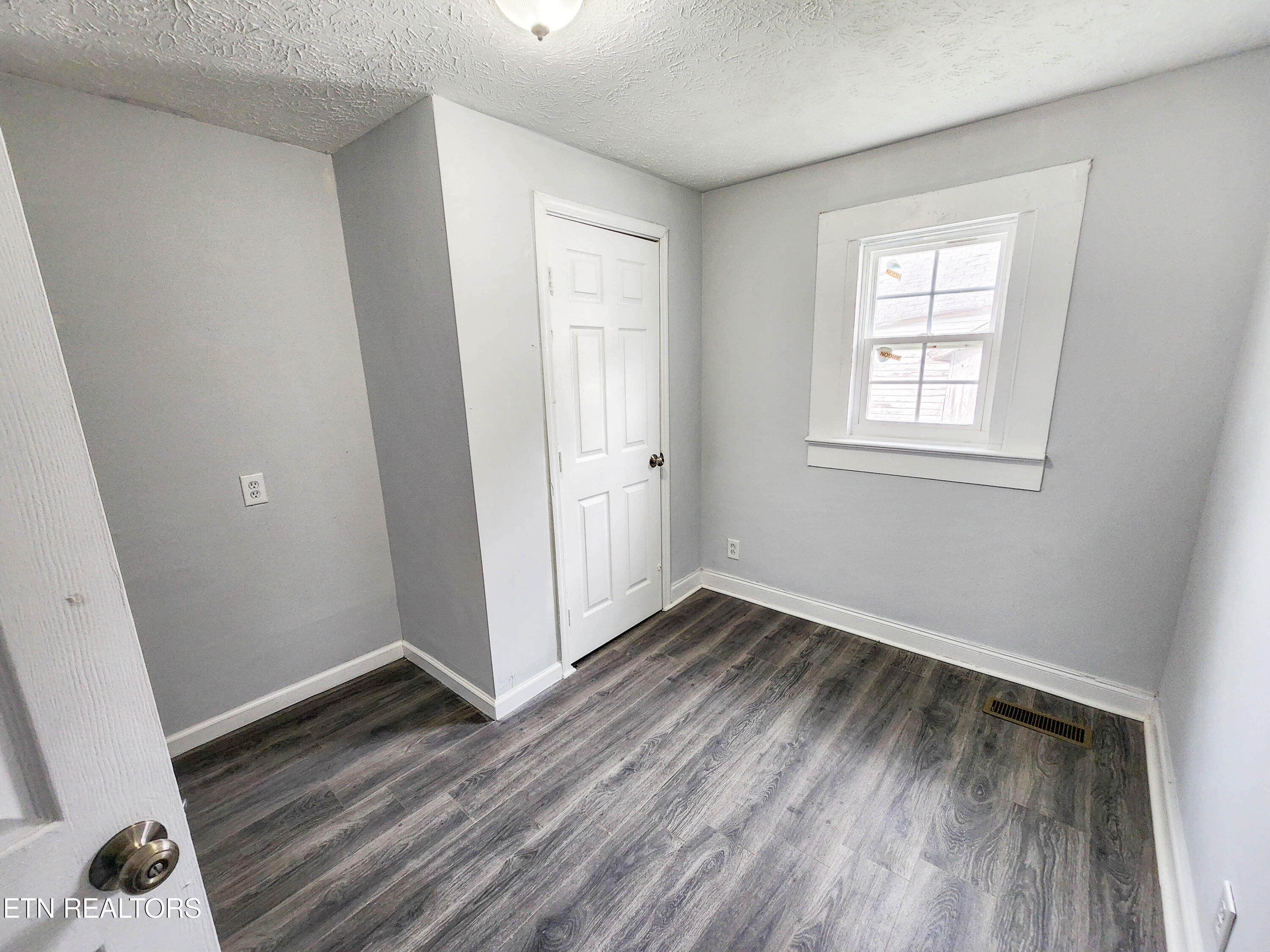 1617 Worth St Property Photo 12