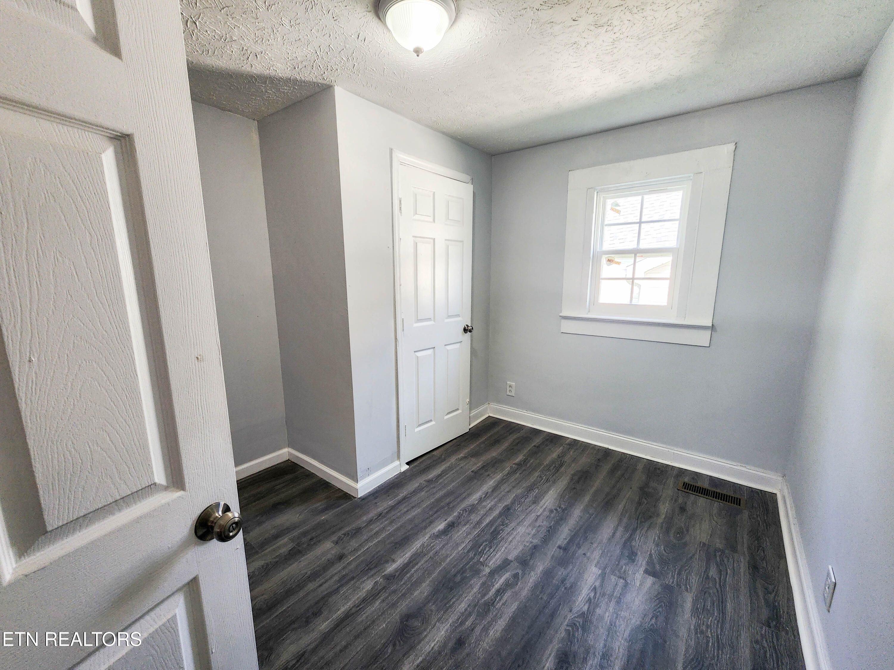 1617 Worth St Property Photo 15