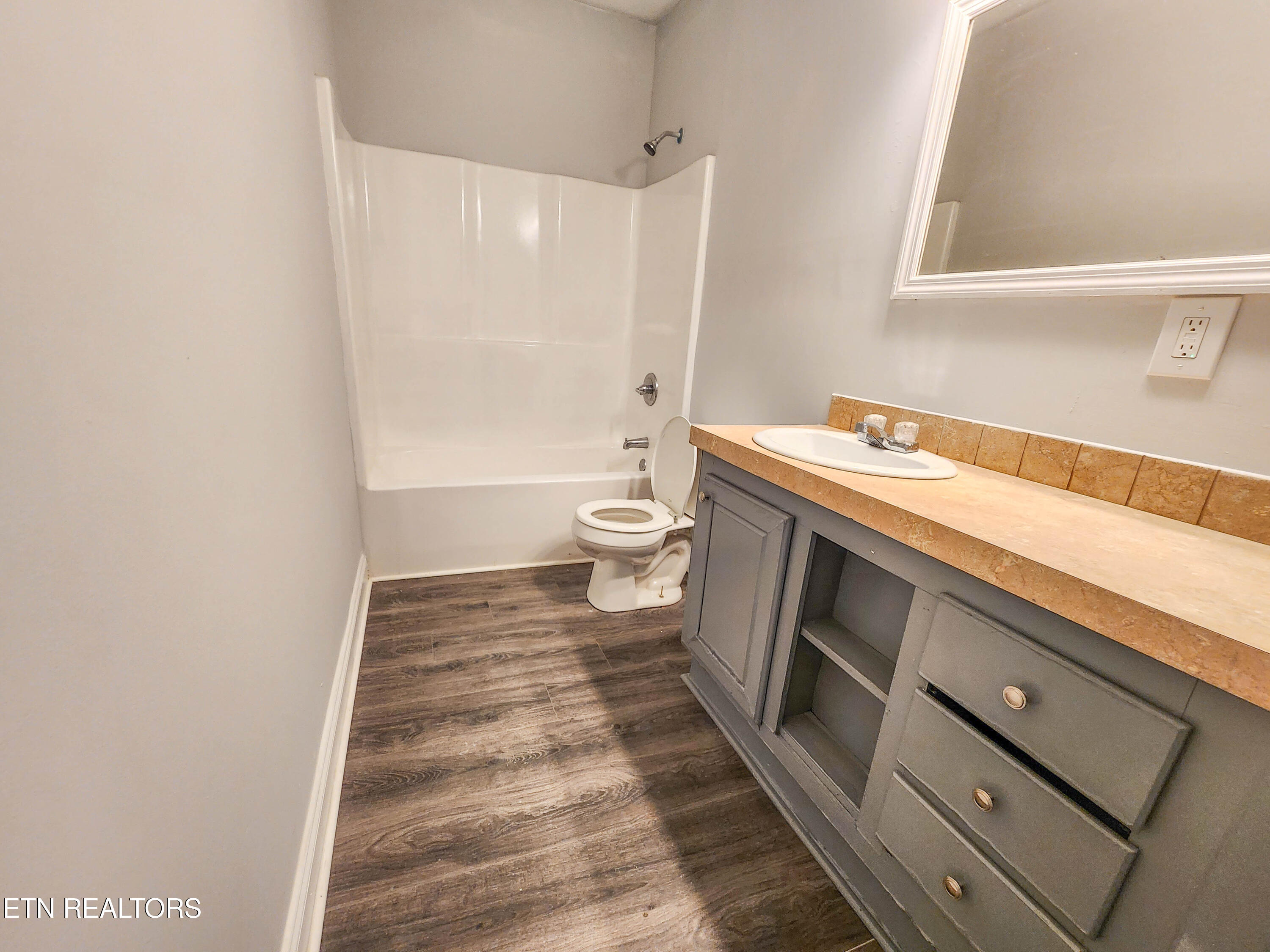 1617 Worth St Property Photo 16