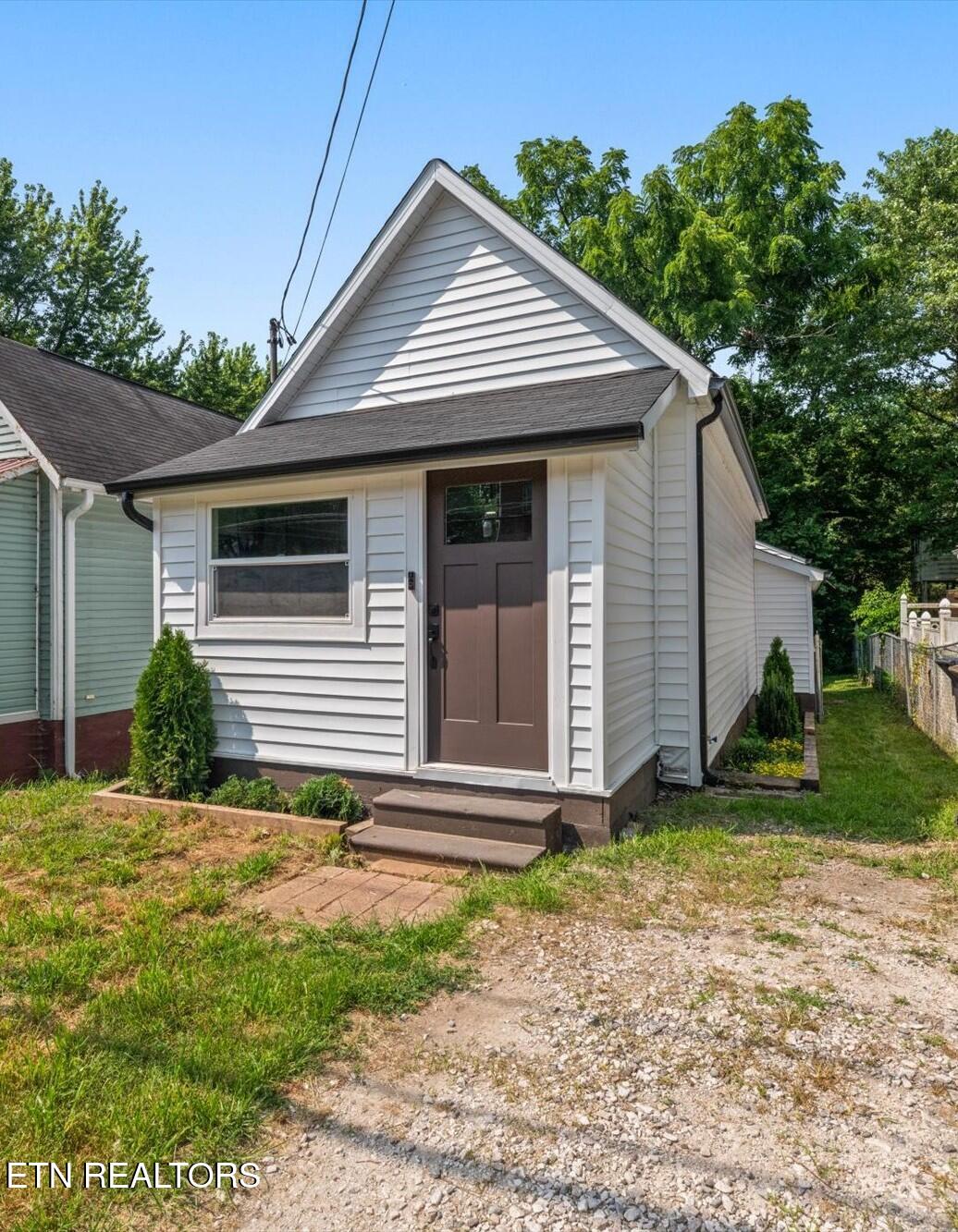 1619 Harvey St Property Photo 1