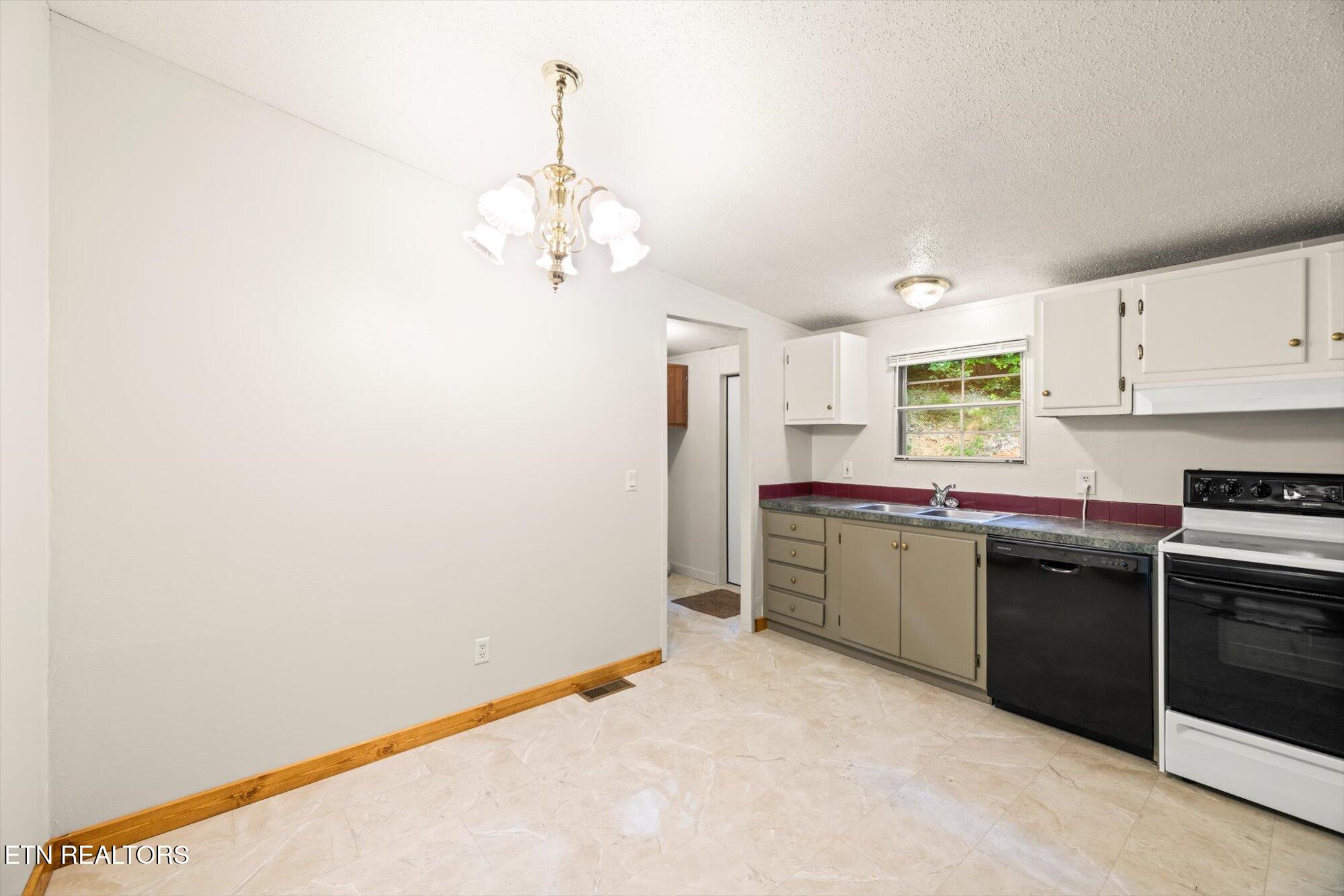 1032 County Road 110 Property Photo 8