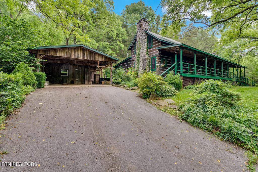 11901 Martin Creek Rd Property Photo 1