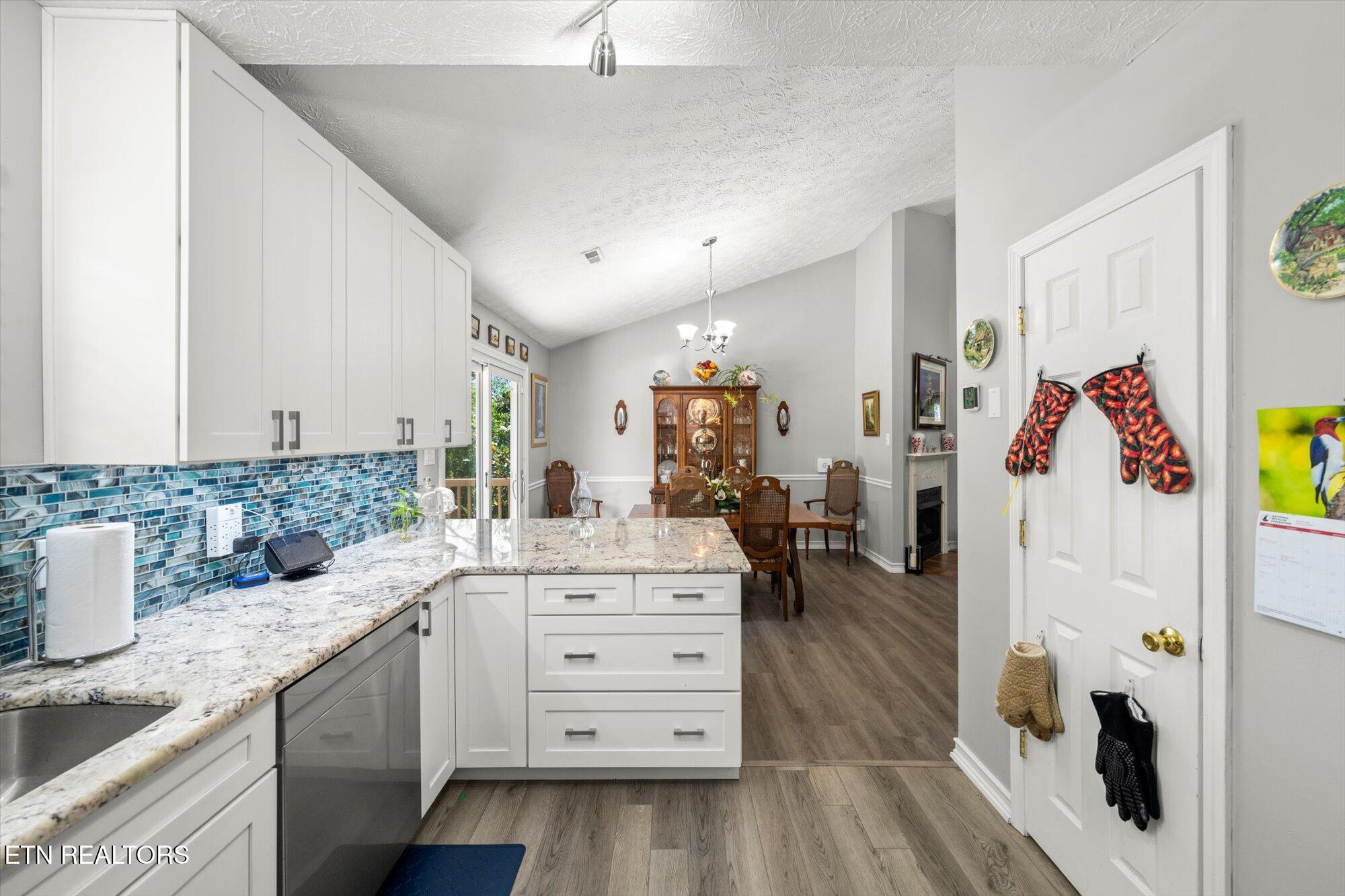 7501 Heumsdale Drive Property Photo 13
