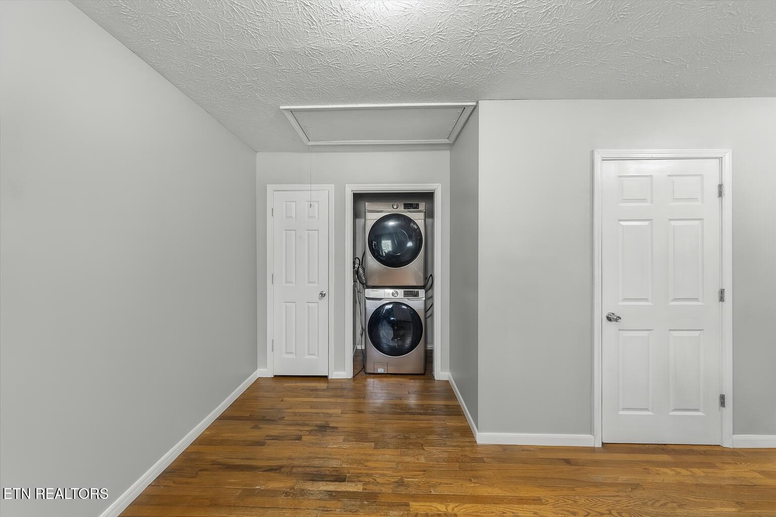 7501 Heumsdale Drive Property Photo 19