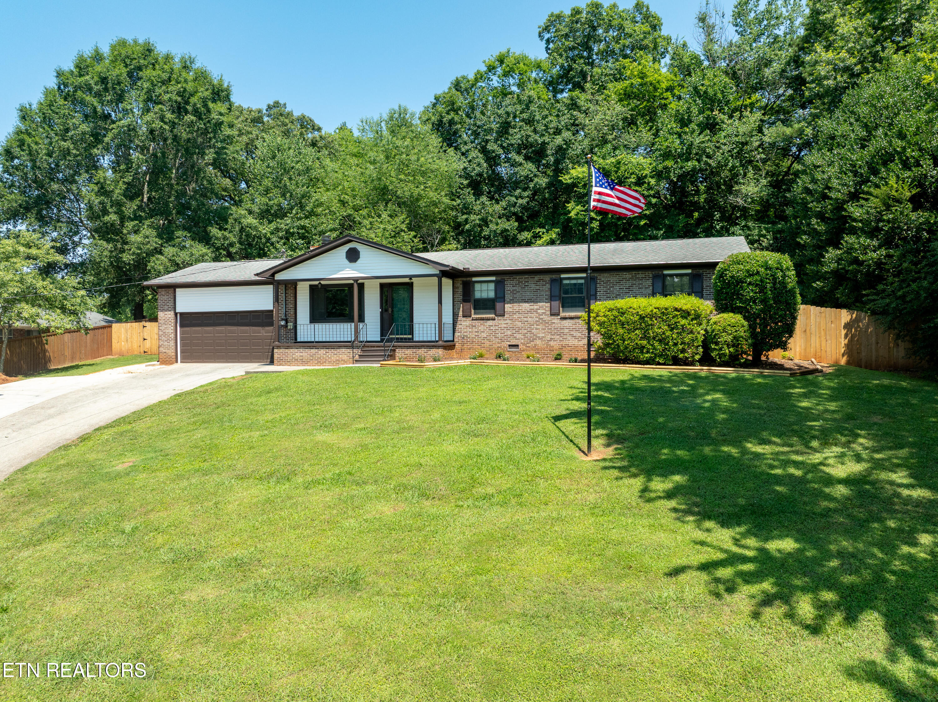 1354 Hillvale Rd Property Photo 1