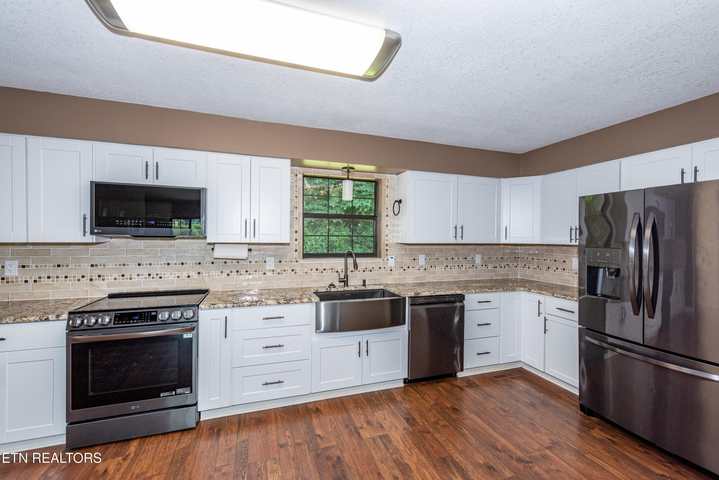 1354 Hillvale Rd Property Photo 11