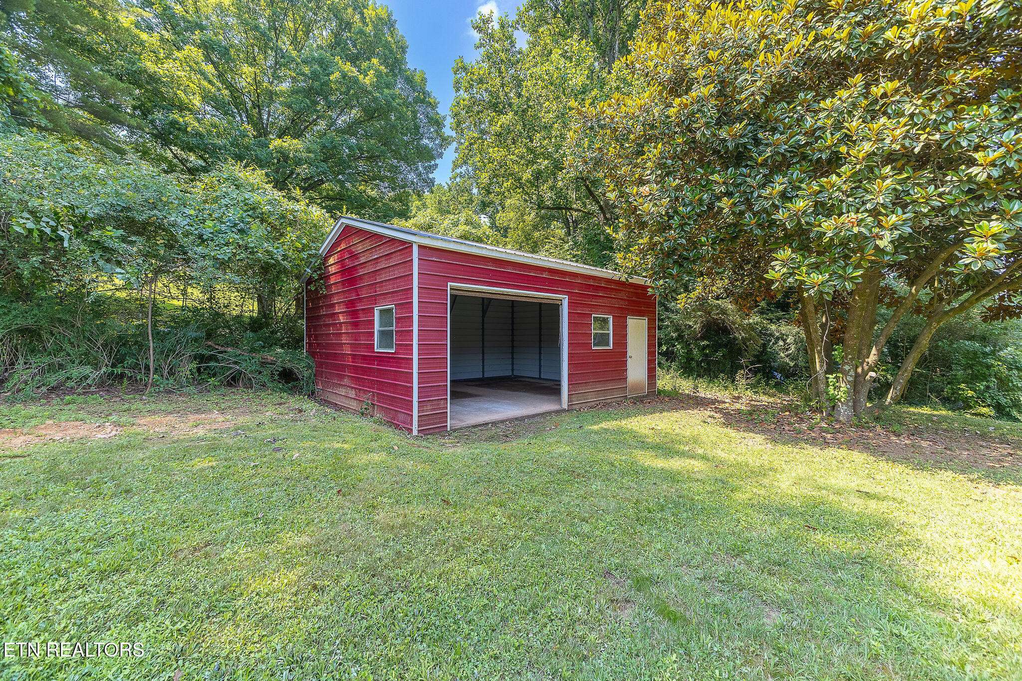 210 E Norton Rd Property Photo 32