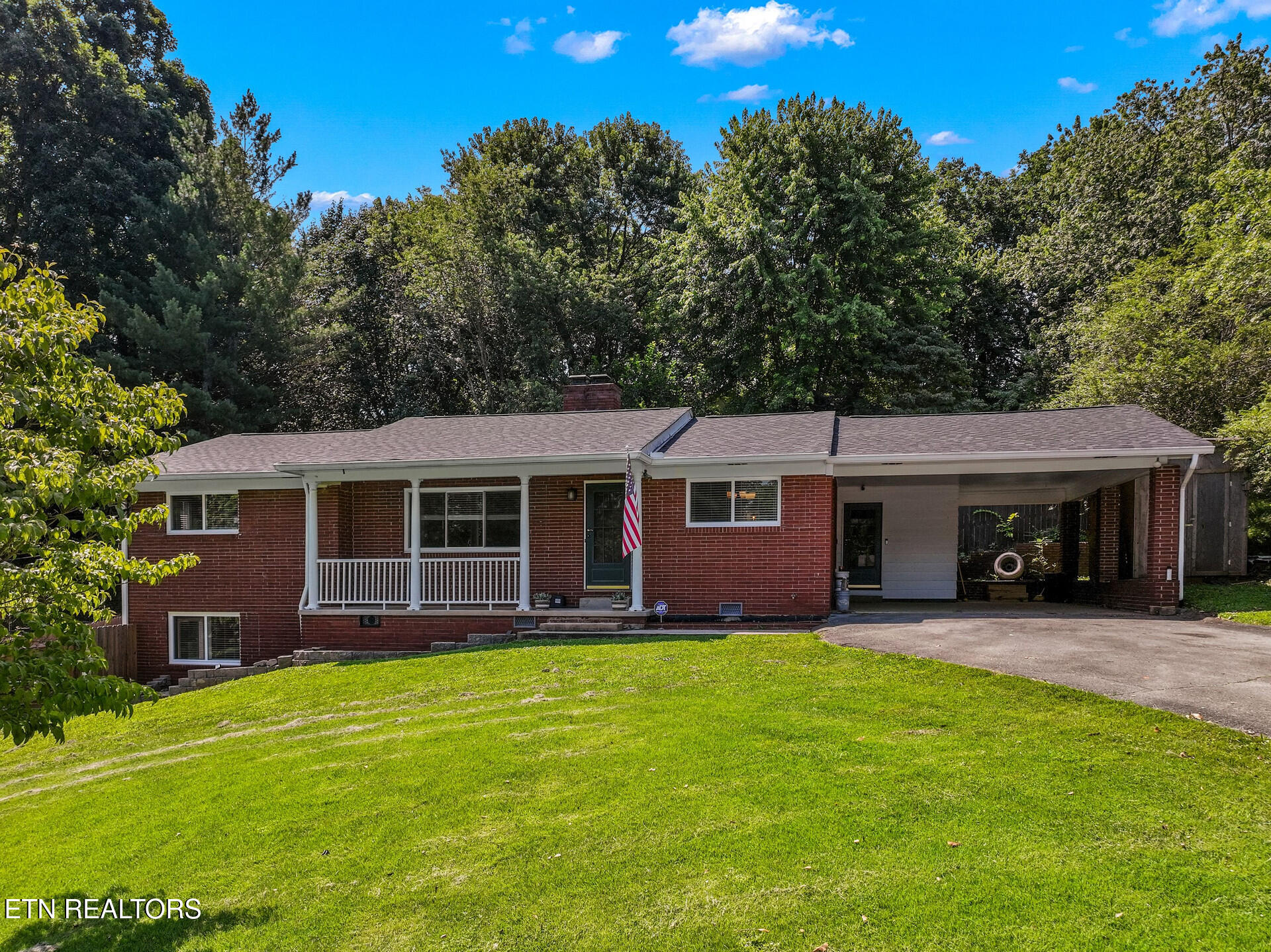 6613 Wachese Lane Property Photo 1