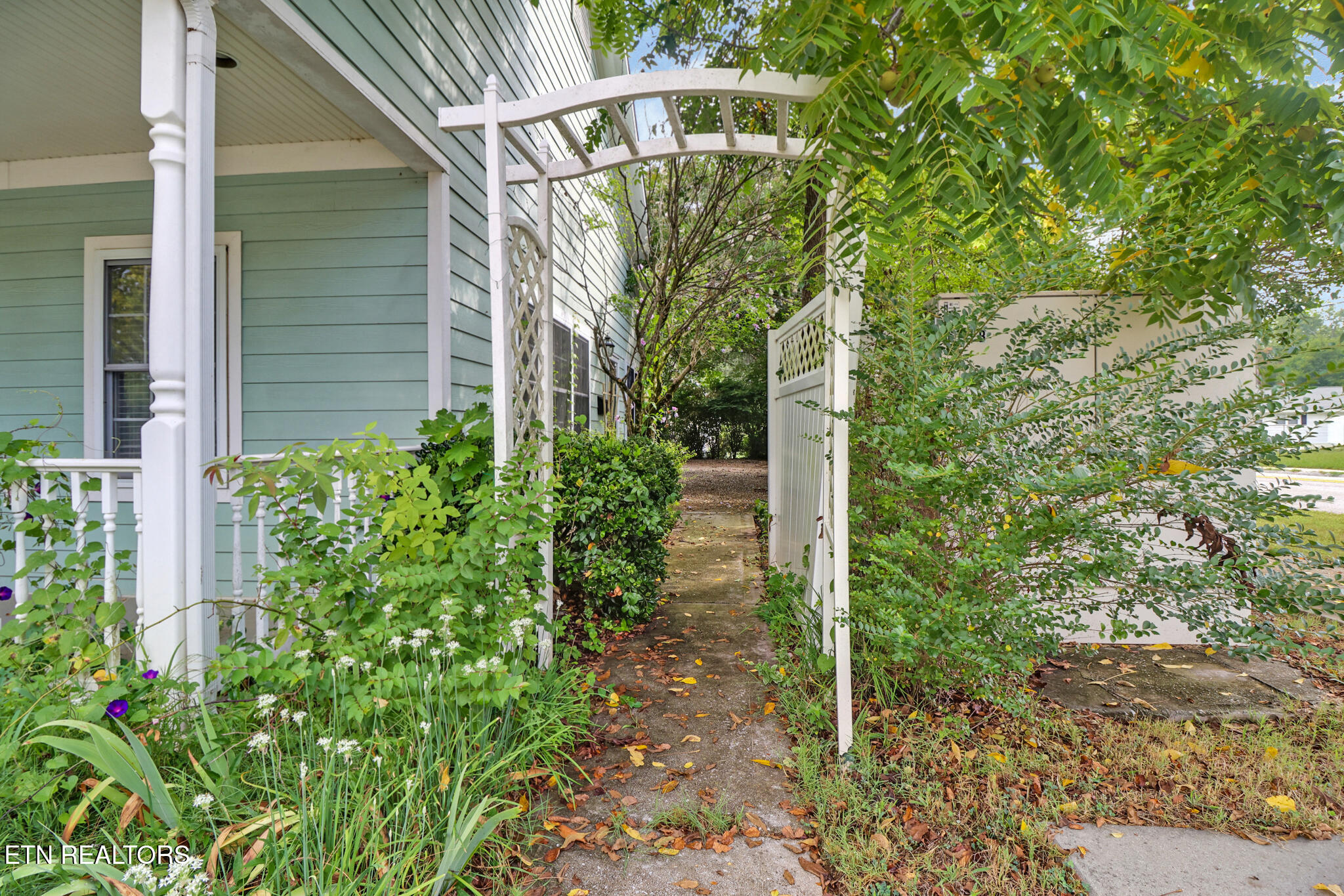 116 W Gettysburg Ave Property Photo 6