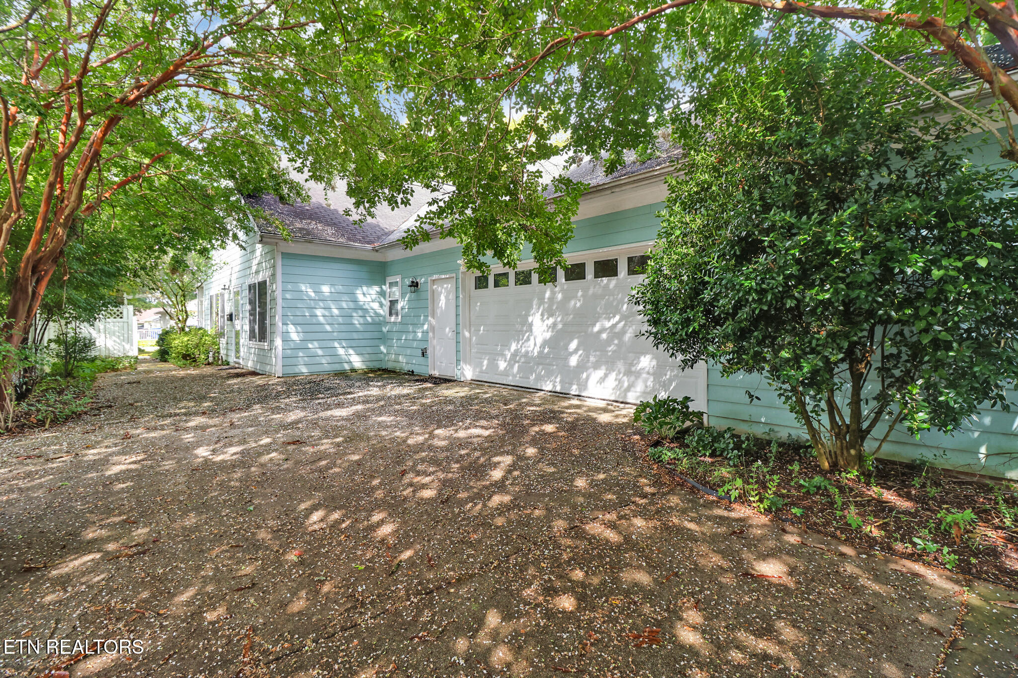 116 W Gettysburg Ave Property Photo 7