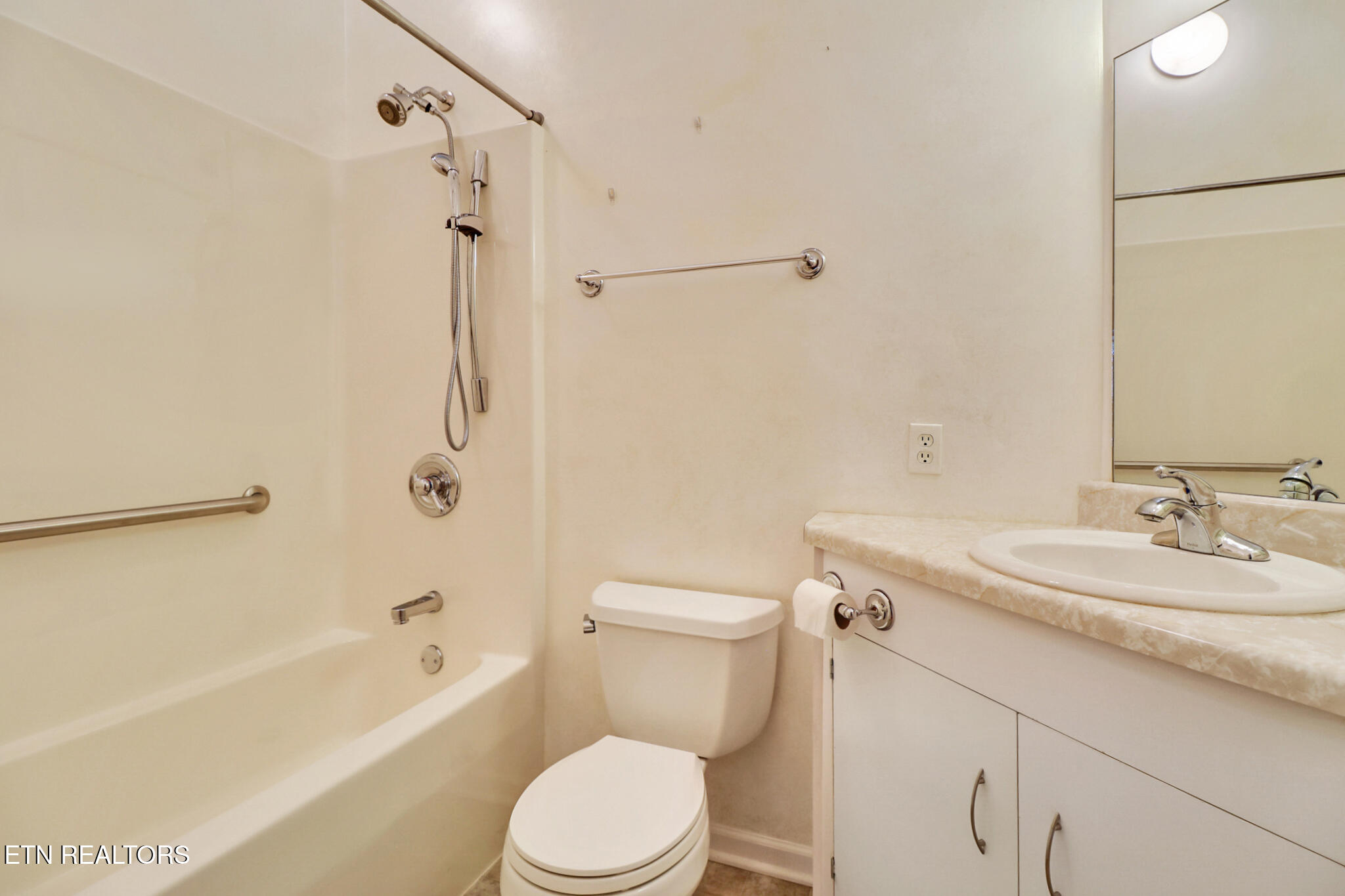 116 W Gettysburg Ave Property Photo 15