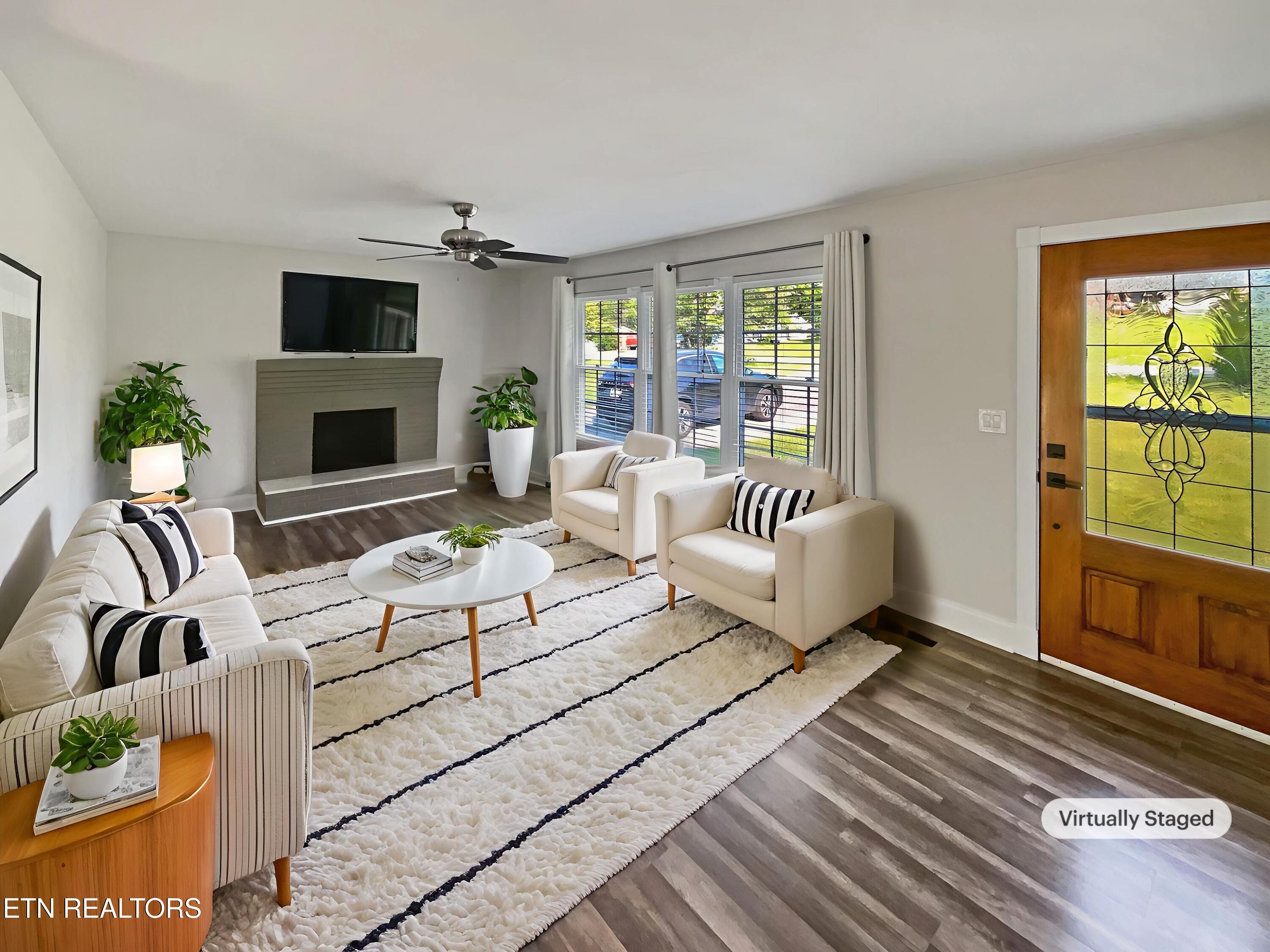 1144 Ideal Drive Property Photo 2