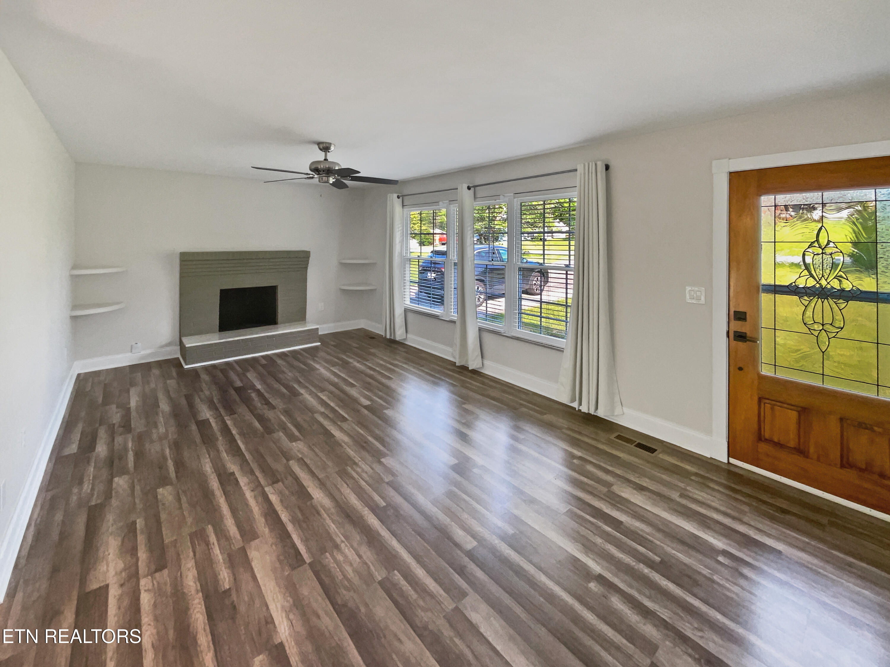 1144 Ideal Drive Property Photo 3