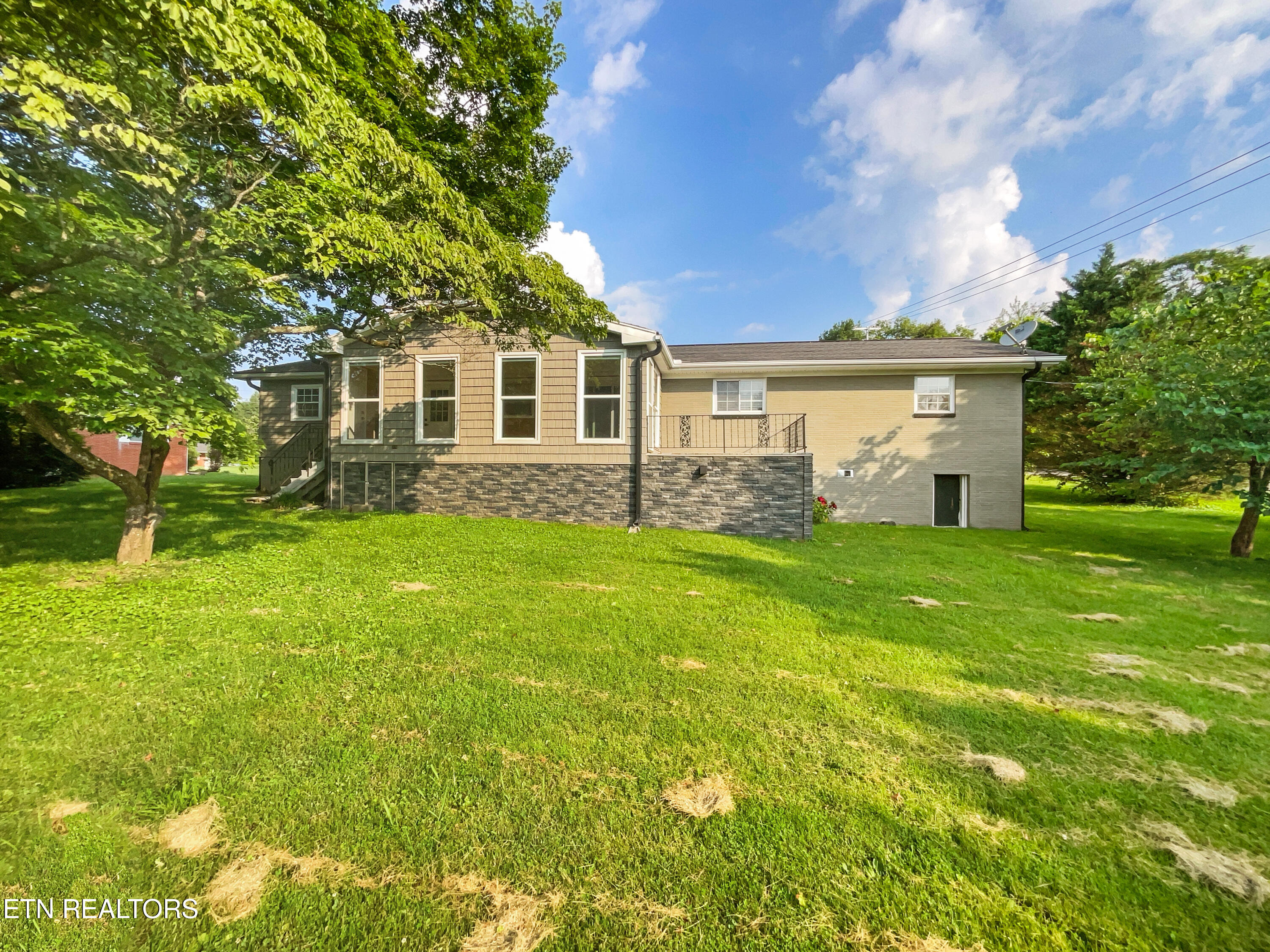 1144 Ideal Drive Property Photo 8