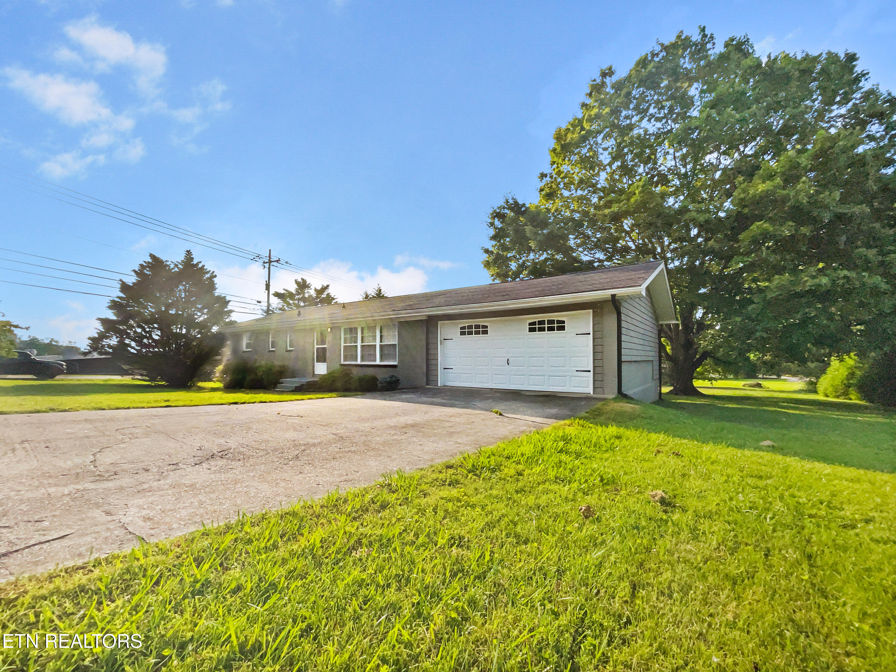 1144 Ideal Drive Property Photo 9