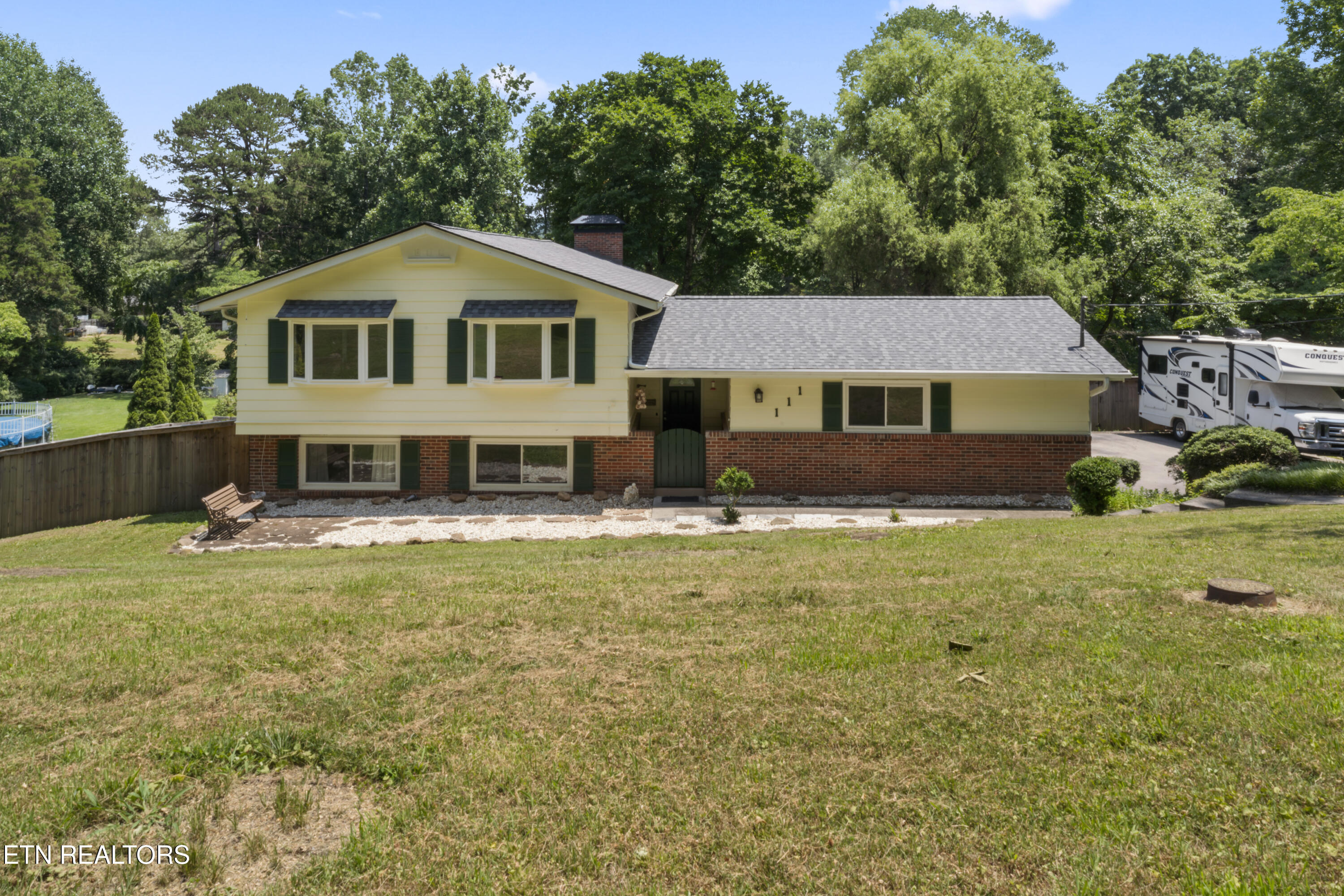 111 Mohawk Rd Property Photo 1