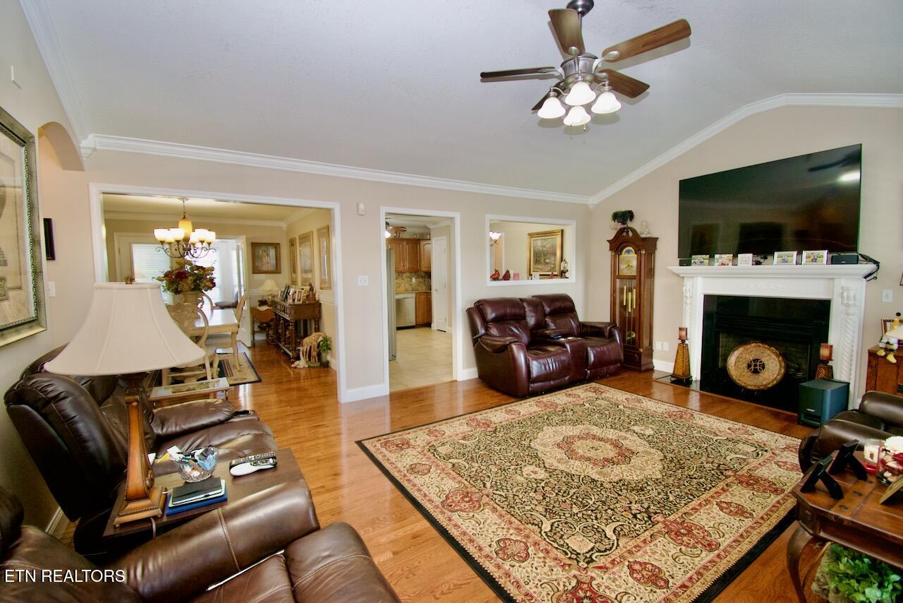 1138 Disco Loop Rd Property Photo 8