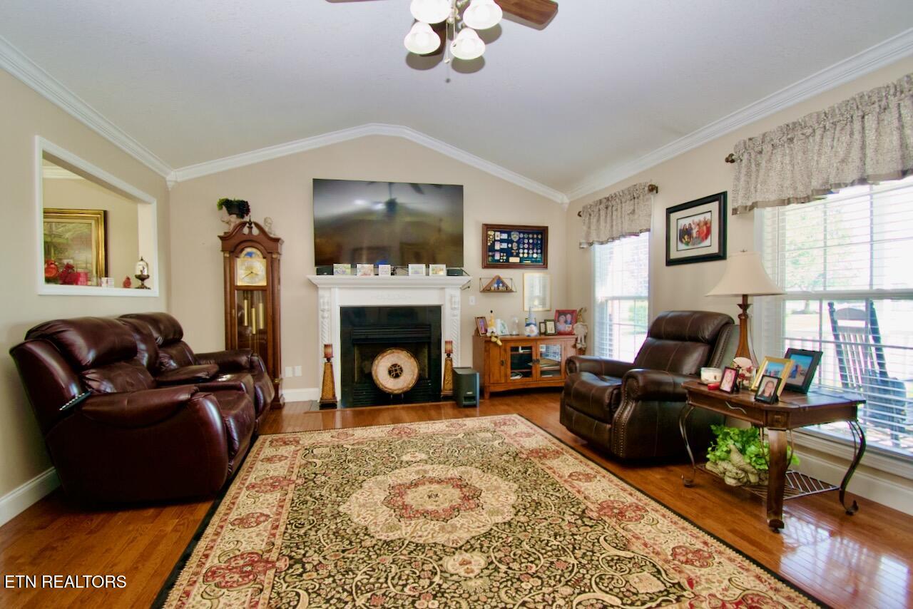1138 Disco Loop Rd Property Photo 9