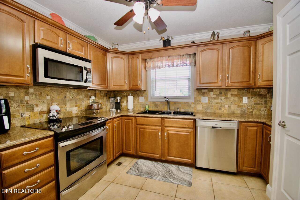 1138 Disco Loop Rd Property Photo 15