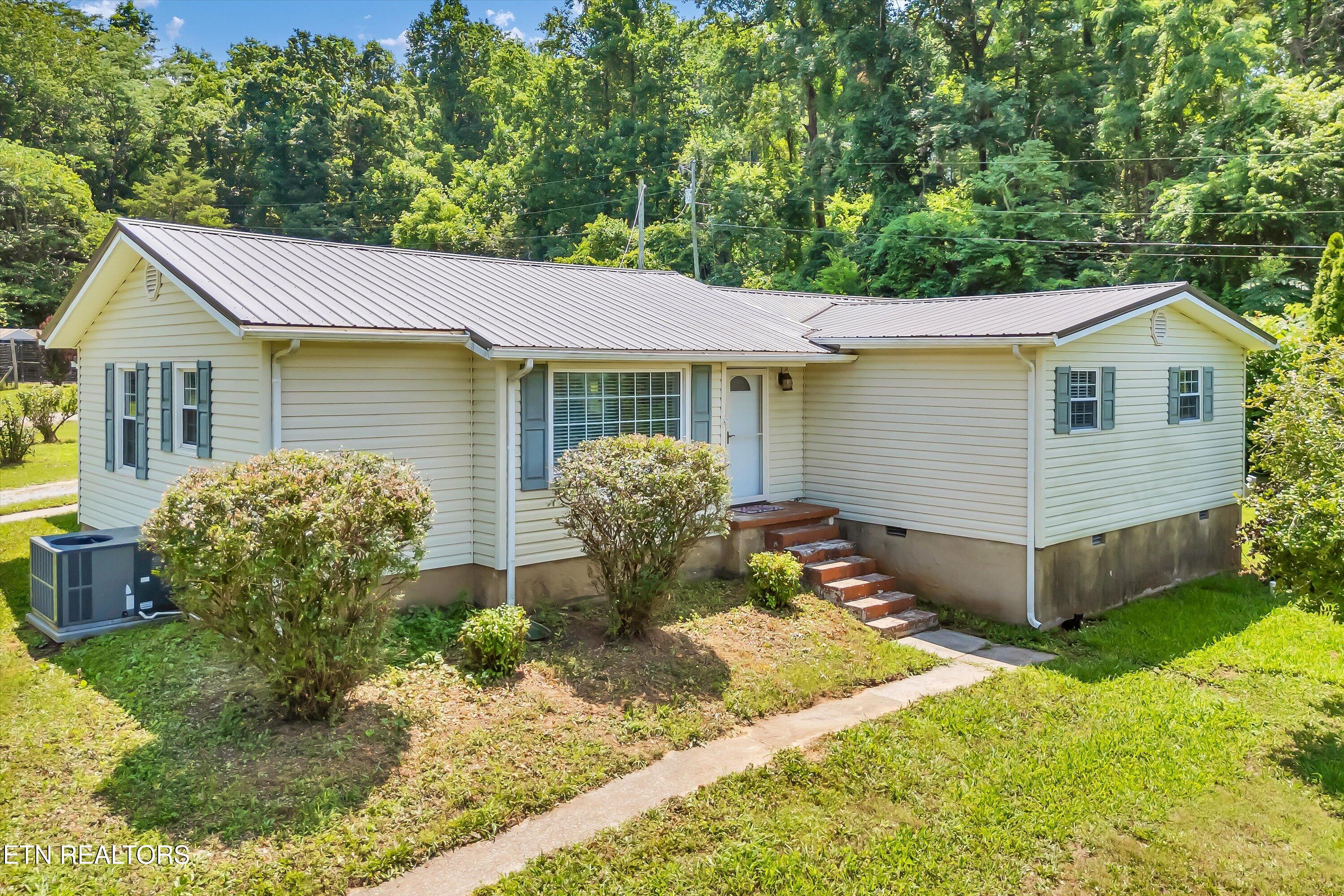 921 Niles Ferry Rd Property Photo 1