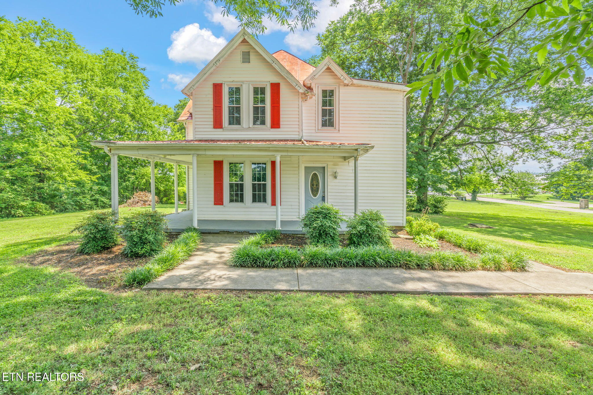 2115 Aaron Court Property Photo 1