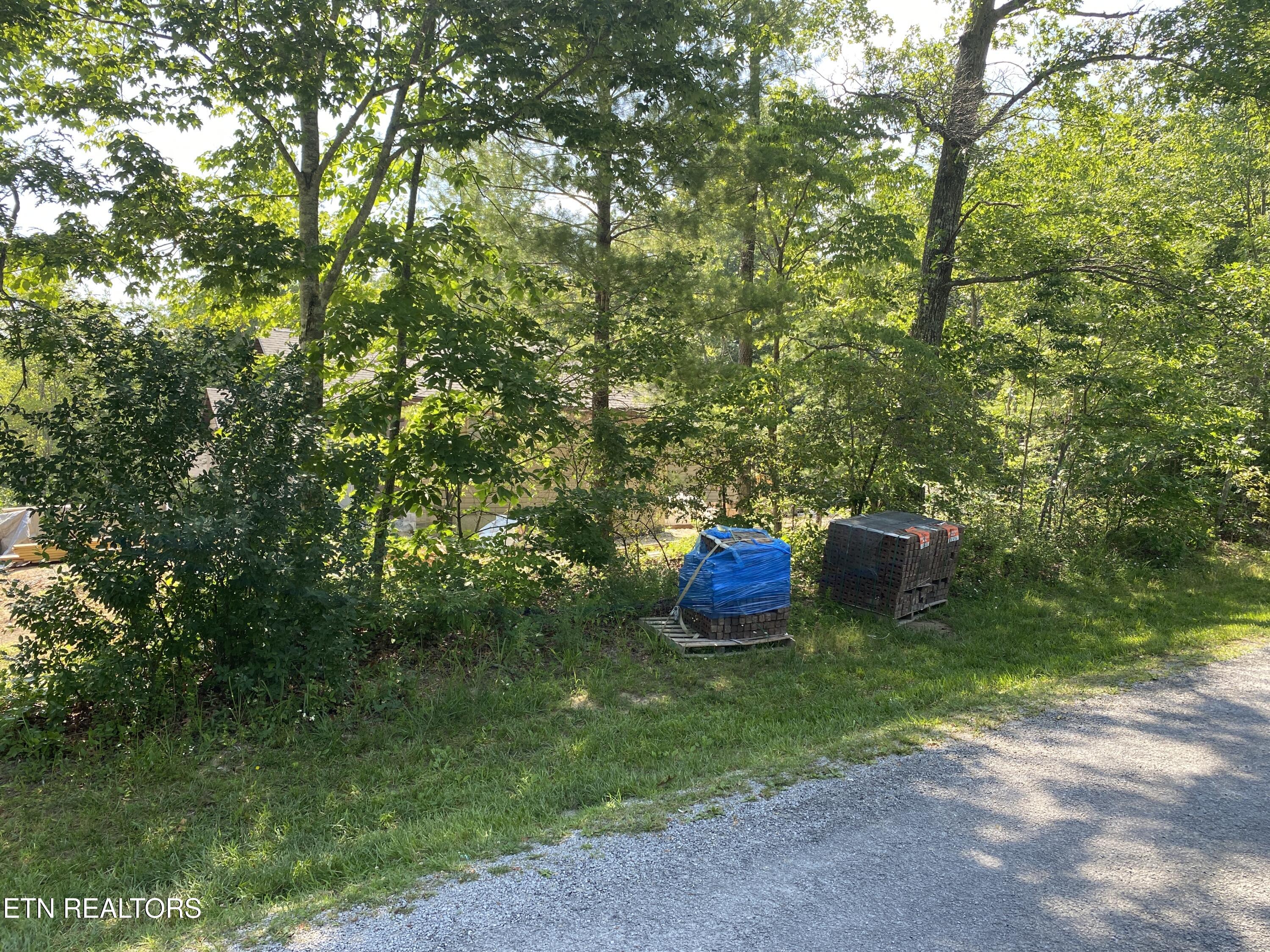 140 Windsor Rd Property Photo 13