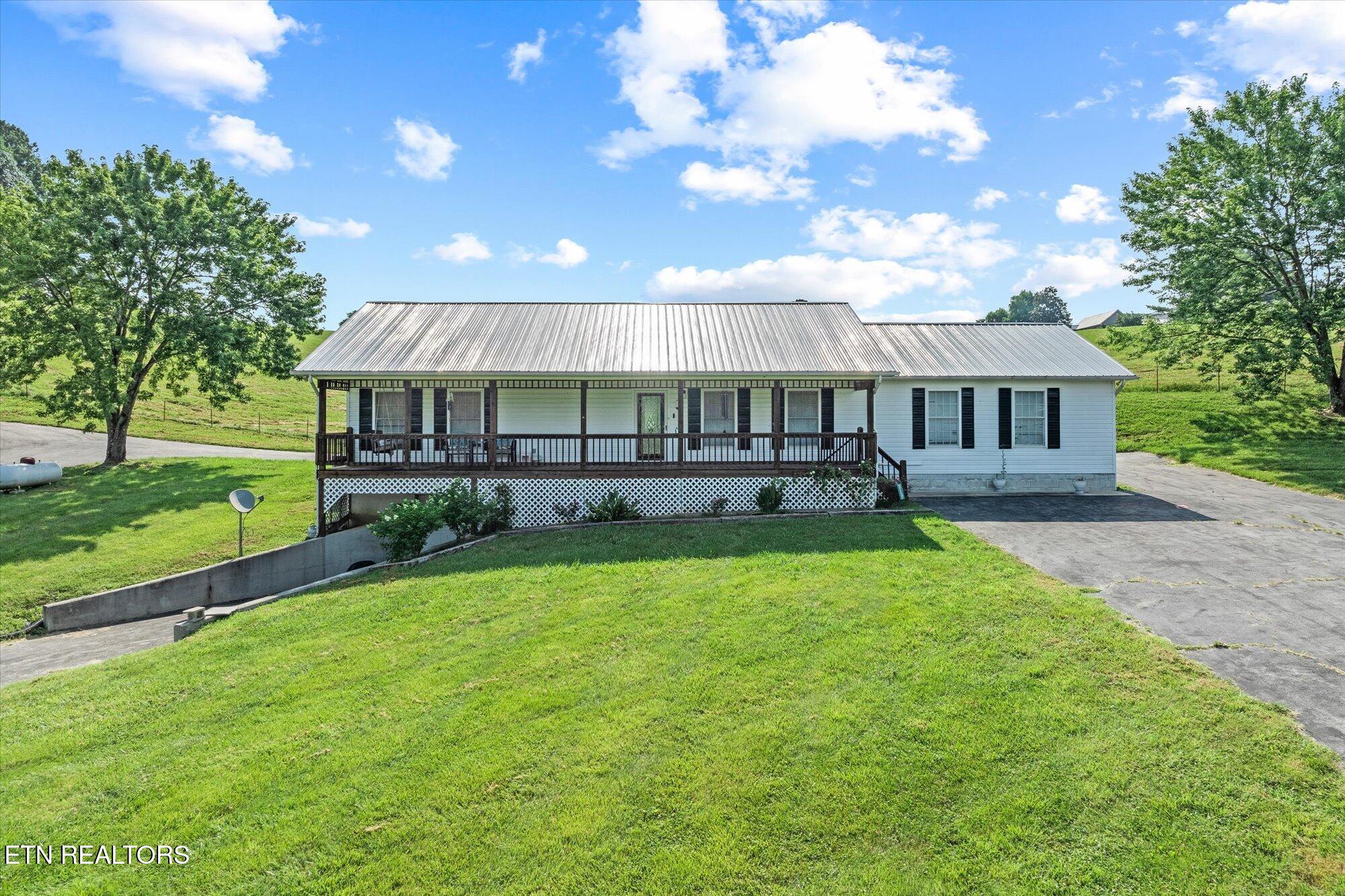 3135 Mullins Rd Property Photo 1