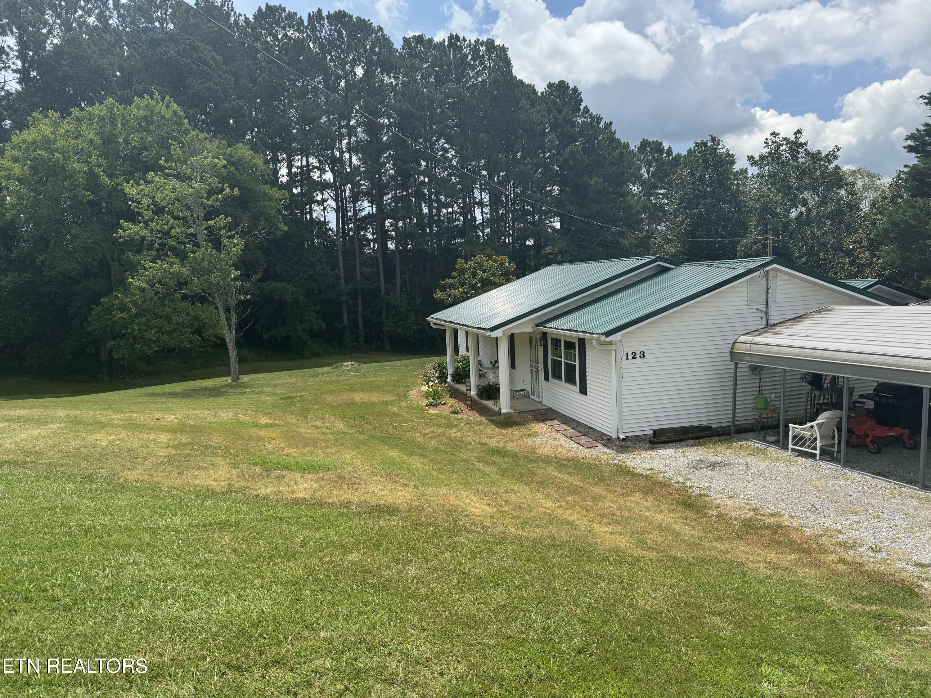 123 Jerry Cardin Lane Property Photo 13